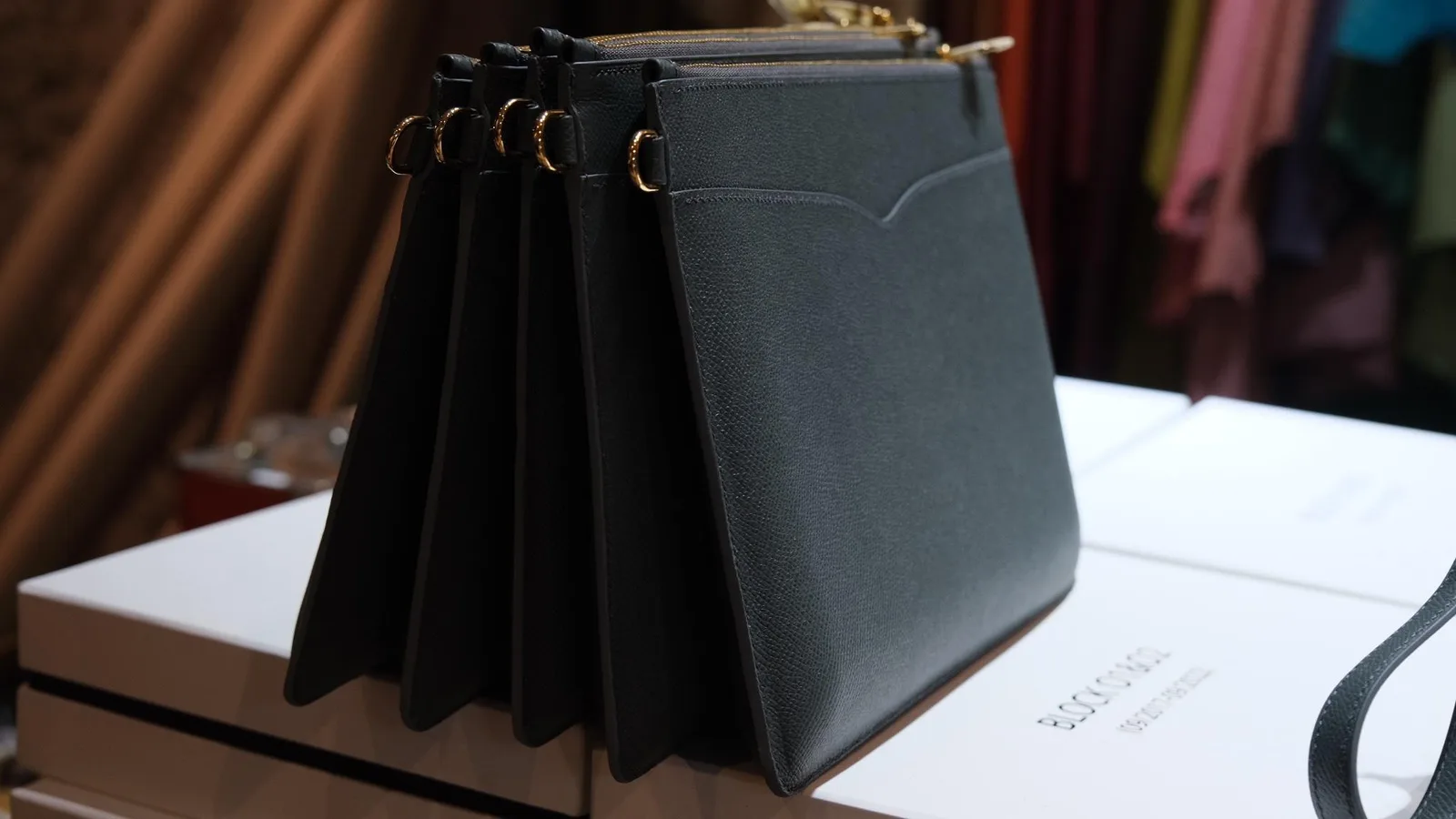qua tang doanh nghiep koi leather