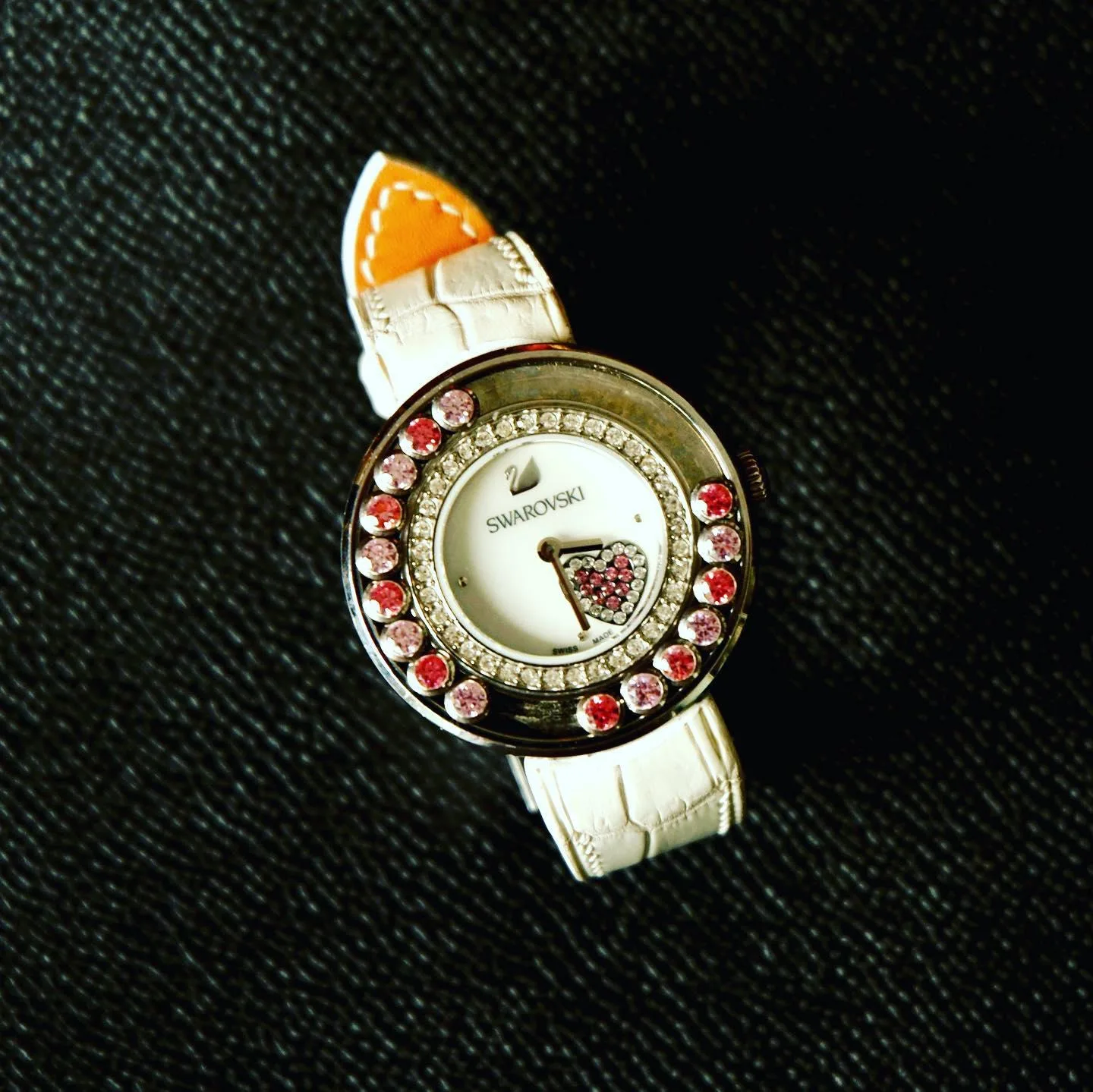 Thay Dây Da đồng Hồ Swarovski