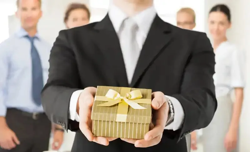 Quà Tặng Nhân Viên Ý Nghĩa, Lý Tưởng Cho Doanh Nghiệp