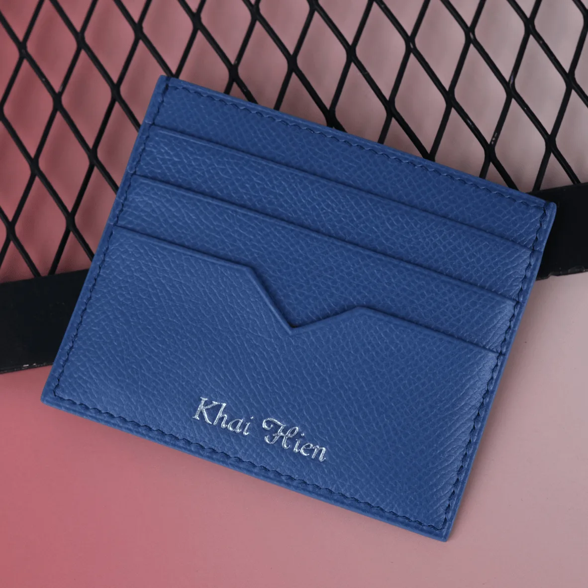 Khắc Chữ Lên Ví Da – Kỹ Thuật Dập Nhiệt Cao Cấp