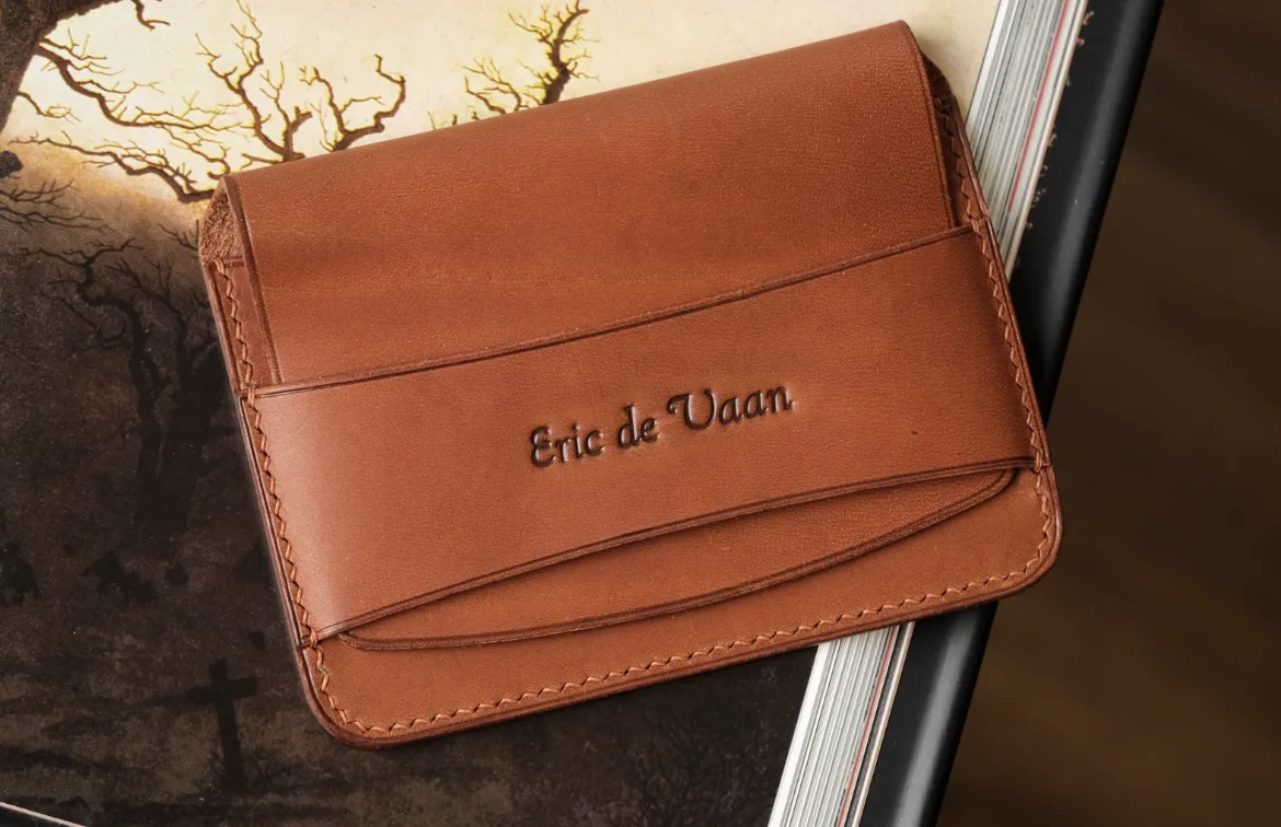 Ví Nam Khắc Tên – Cá Nhân Hóa Phong Cách Riêng