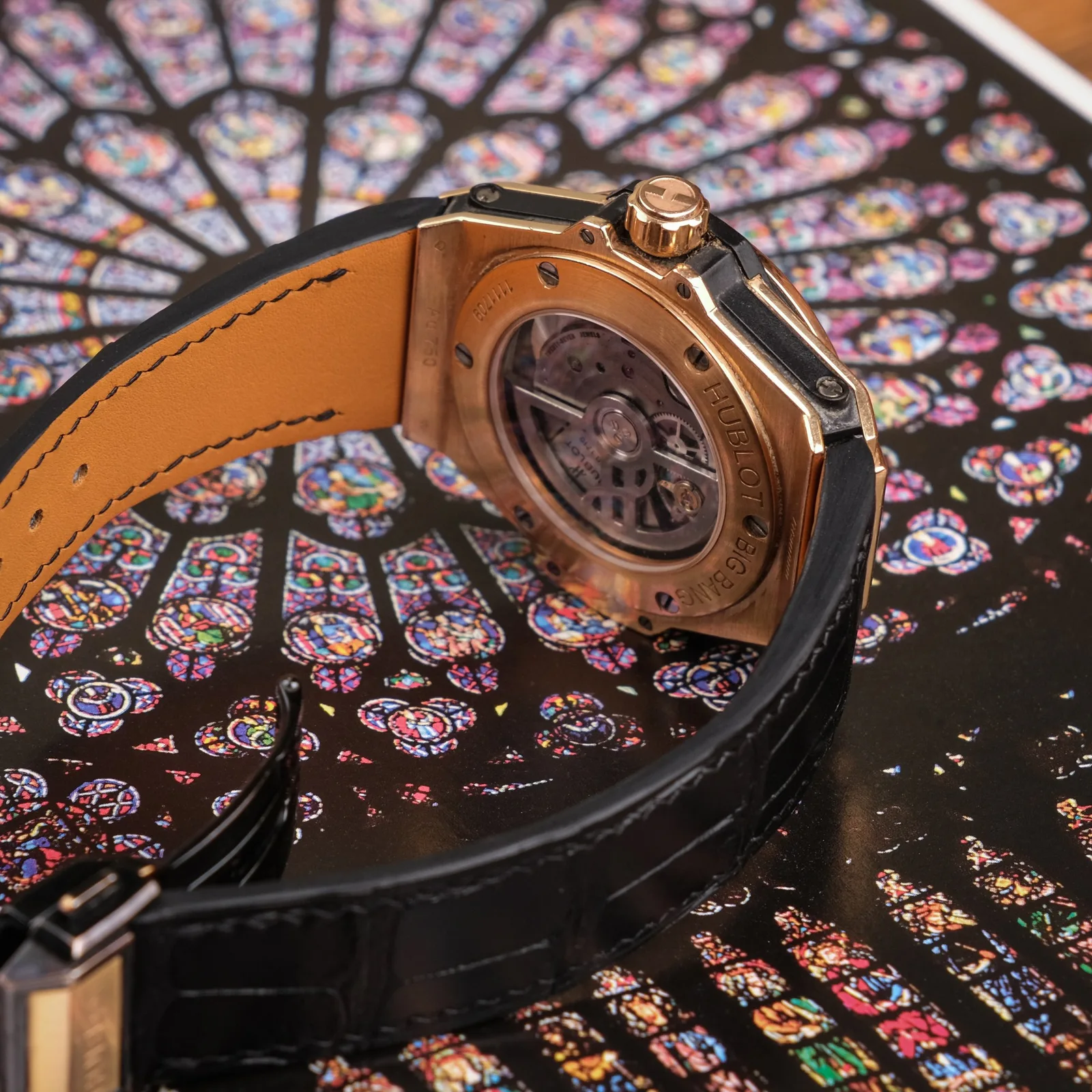 Ảnh Studio Dây đồng hồ da cá sấu cho Hublot màu đen - Koi Leather