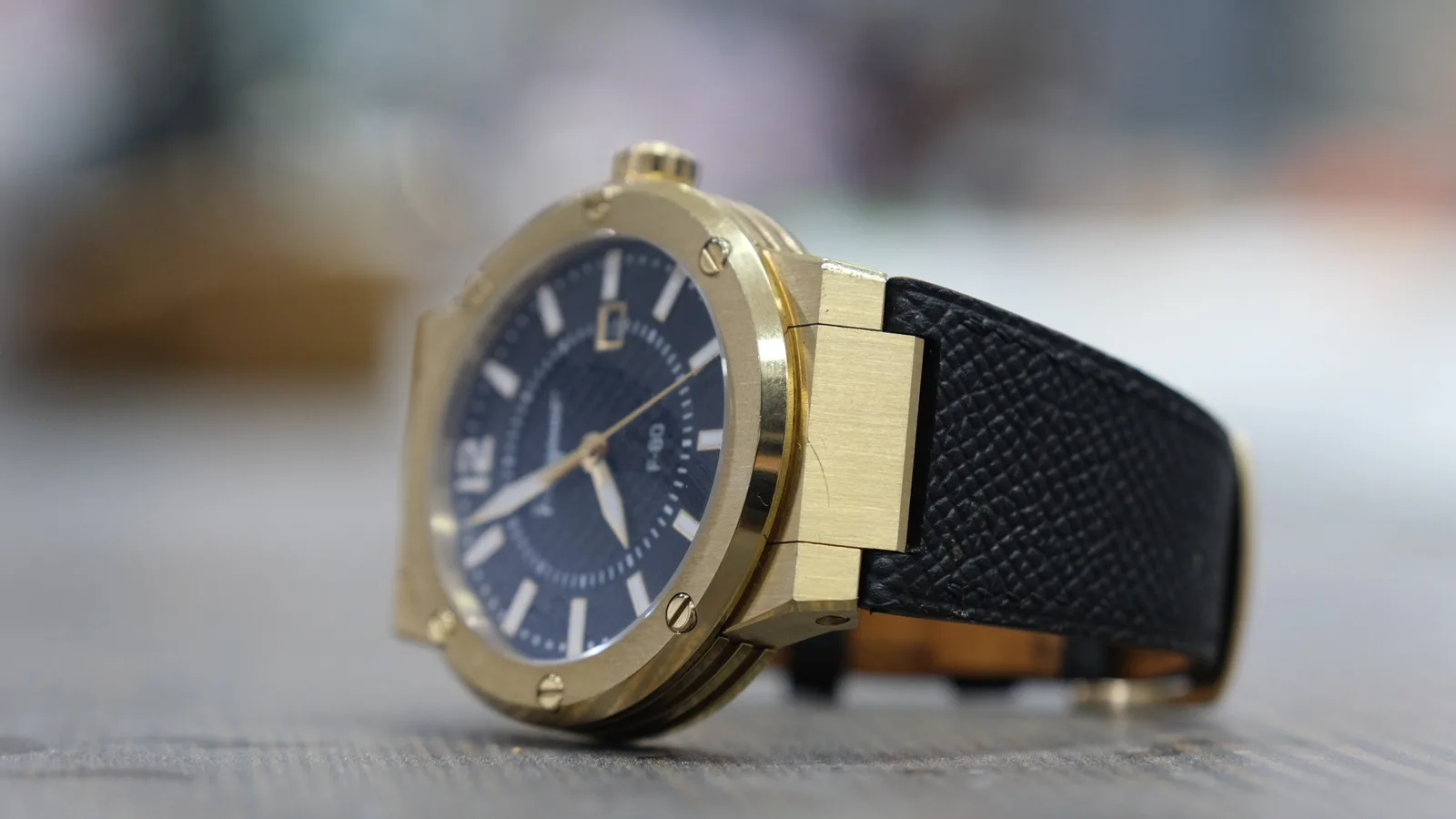 Ảnh Studio Dây đồng hồ da Epsom đen cho Salvatore Ferragamo - Koi Leather