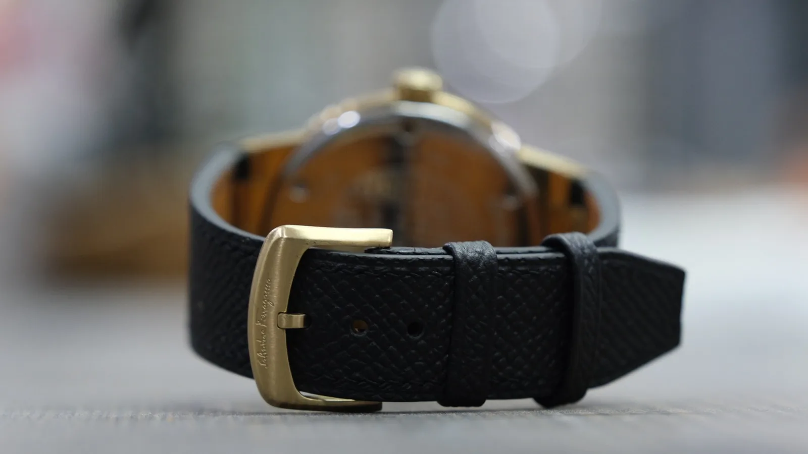 Ảnh Studio Dây đồng hồ da Epsom đen cho Salvatore Ferragamo - Koi Leather
