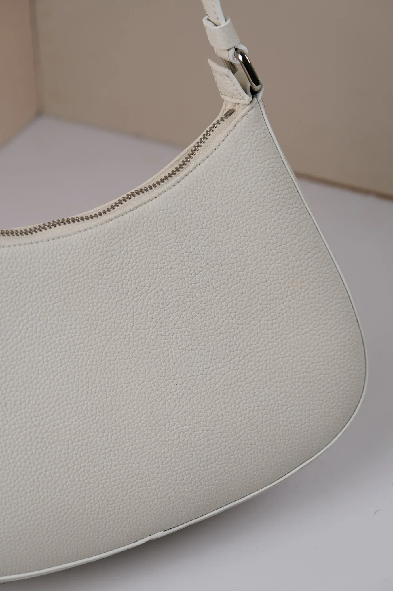 Ảnh Studio Túi Cleo - Koi Leather