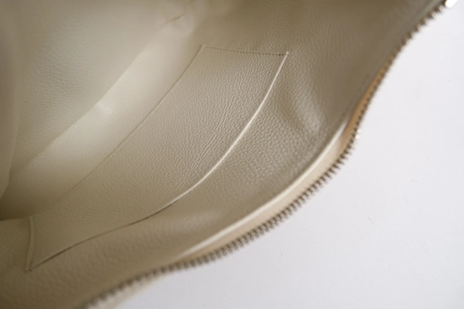 Ảnh Studio Túi Cleo - Koi Leather