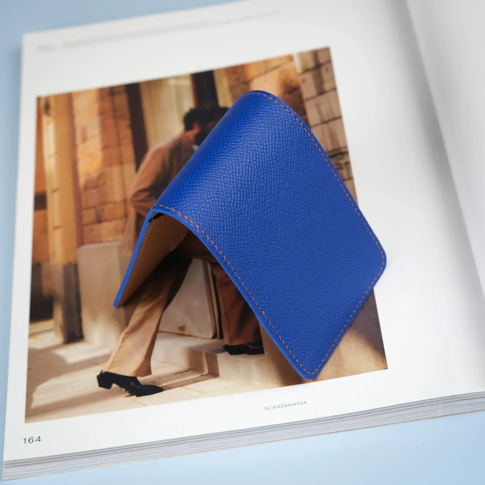 Ảnh Studio Ví Sen - KOI Leather