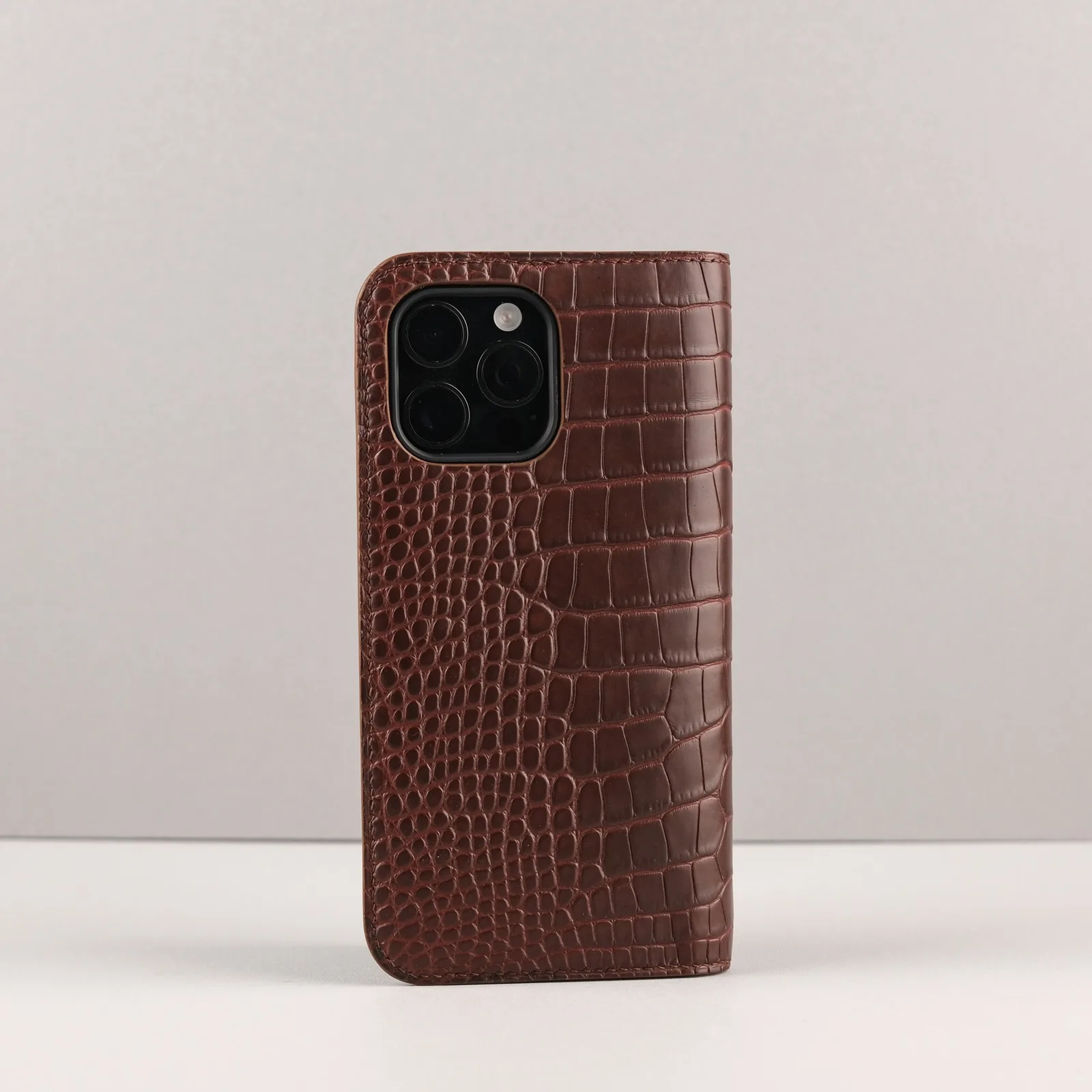 Ảnh Studio Bao da điện thoại dáng gập da cá sấu - Koi Leather