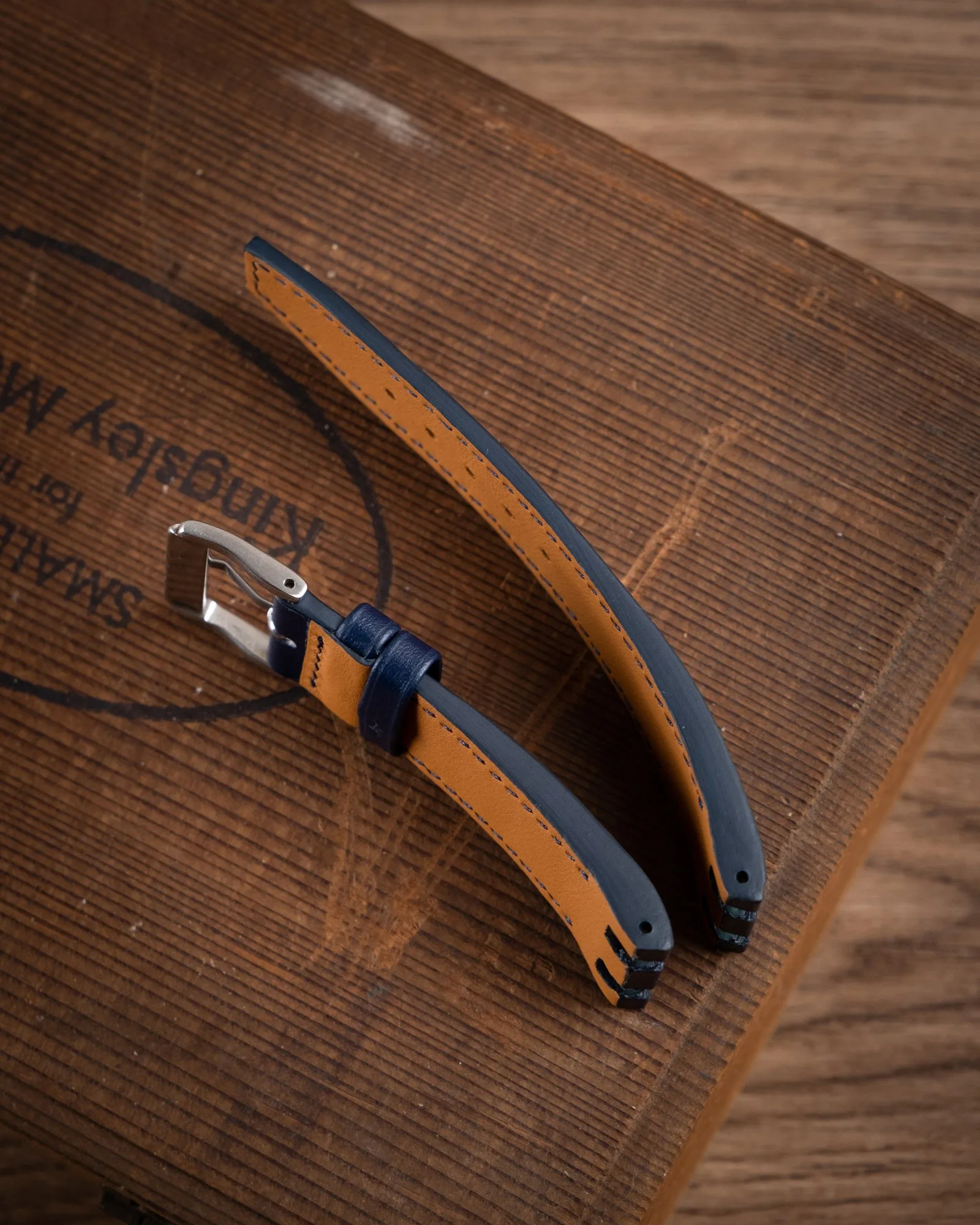 Ảnh Studio Dây đồng hồ da Epsom xanh navy cho Audemars Piguet - Koi Leather