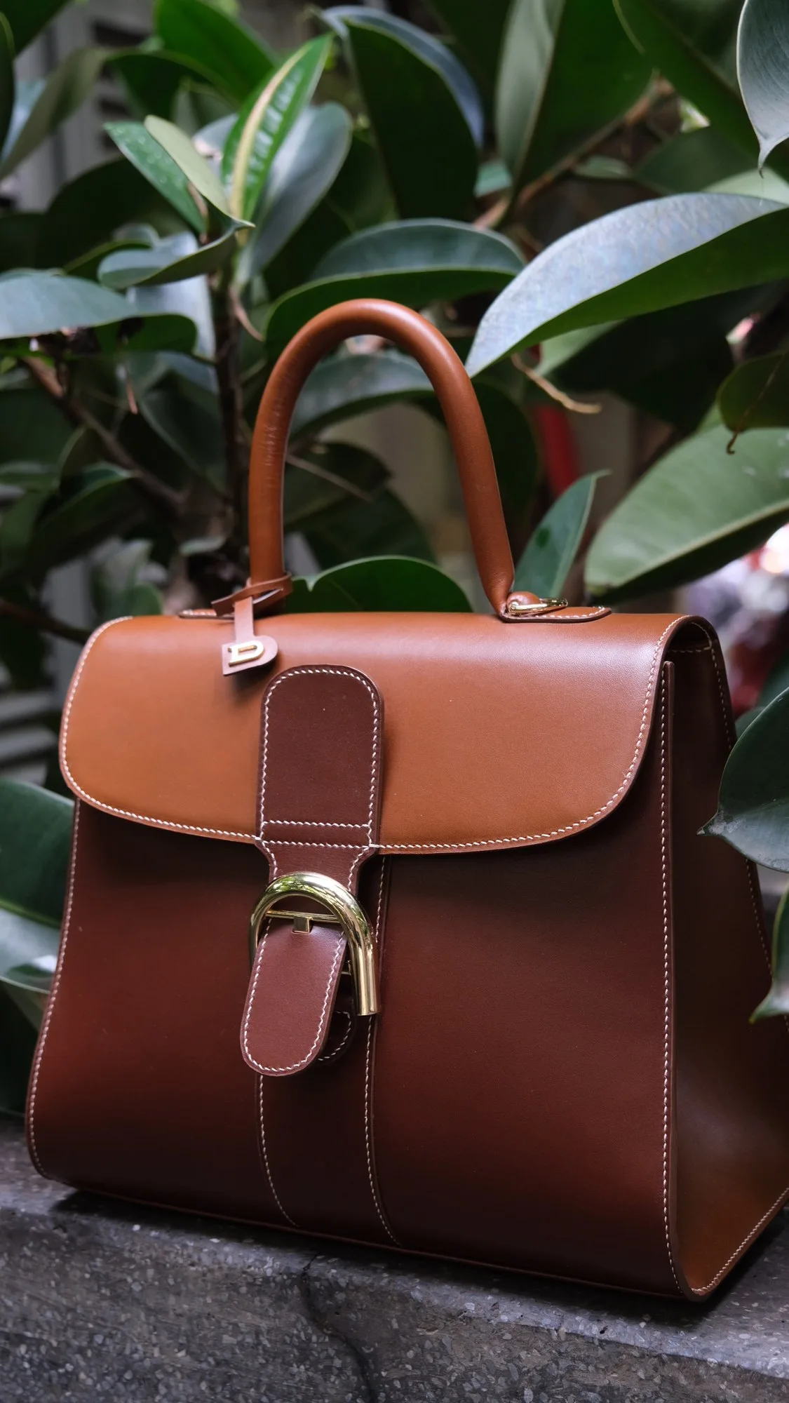 Ảnh Studio Túi xách da Box Calf phối màu dáng nắp gập quai xách - Koi Leather