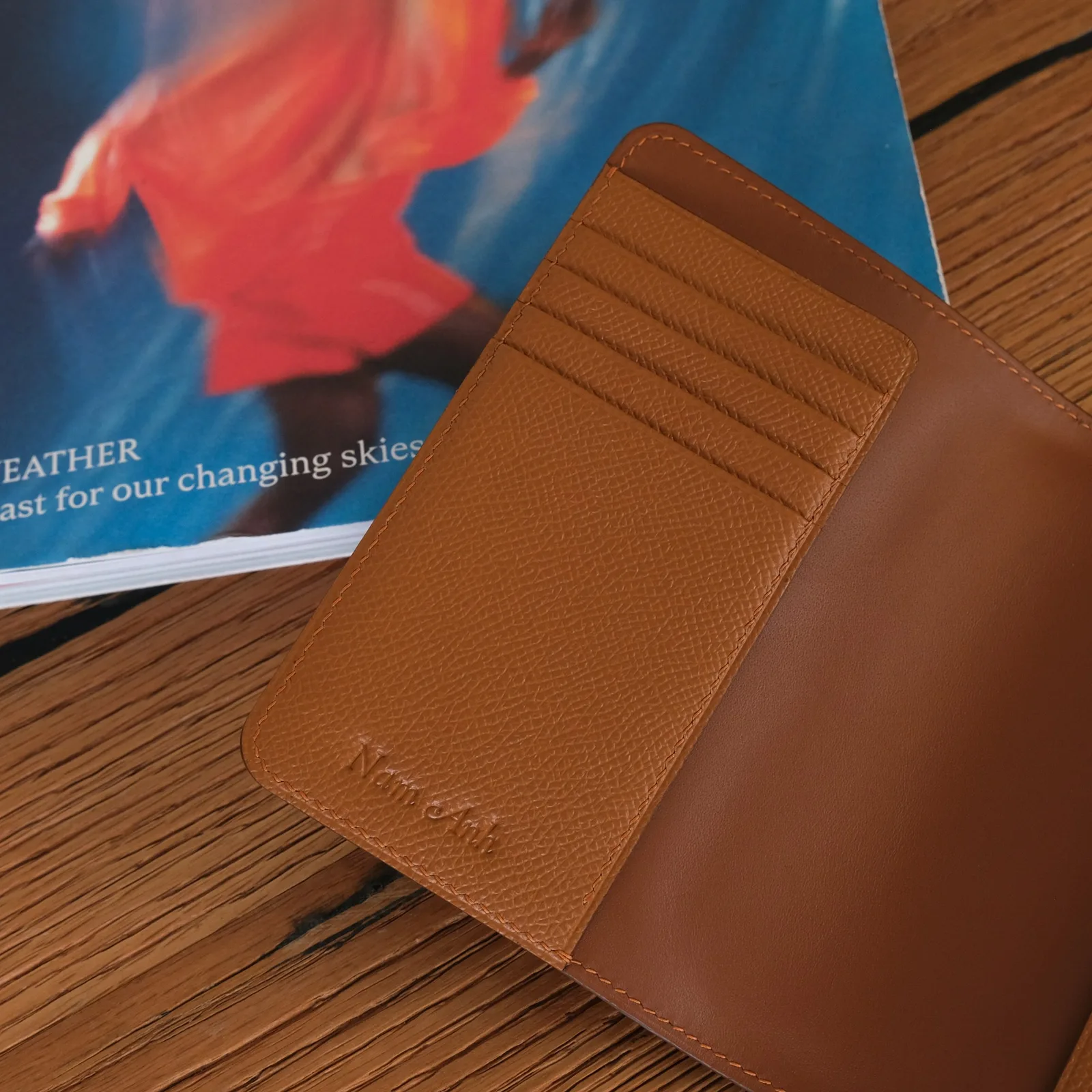 Ảnh Bao da hộ chiếu da bò Epsom màu nâu Gold - Koi Leather