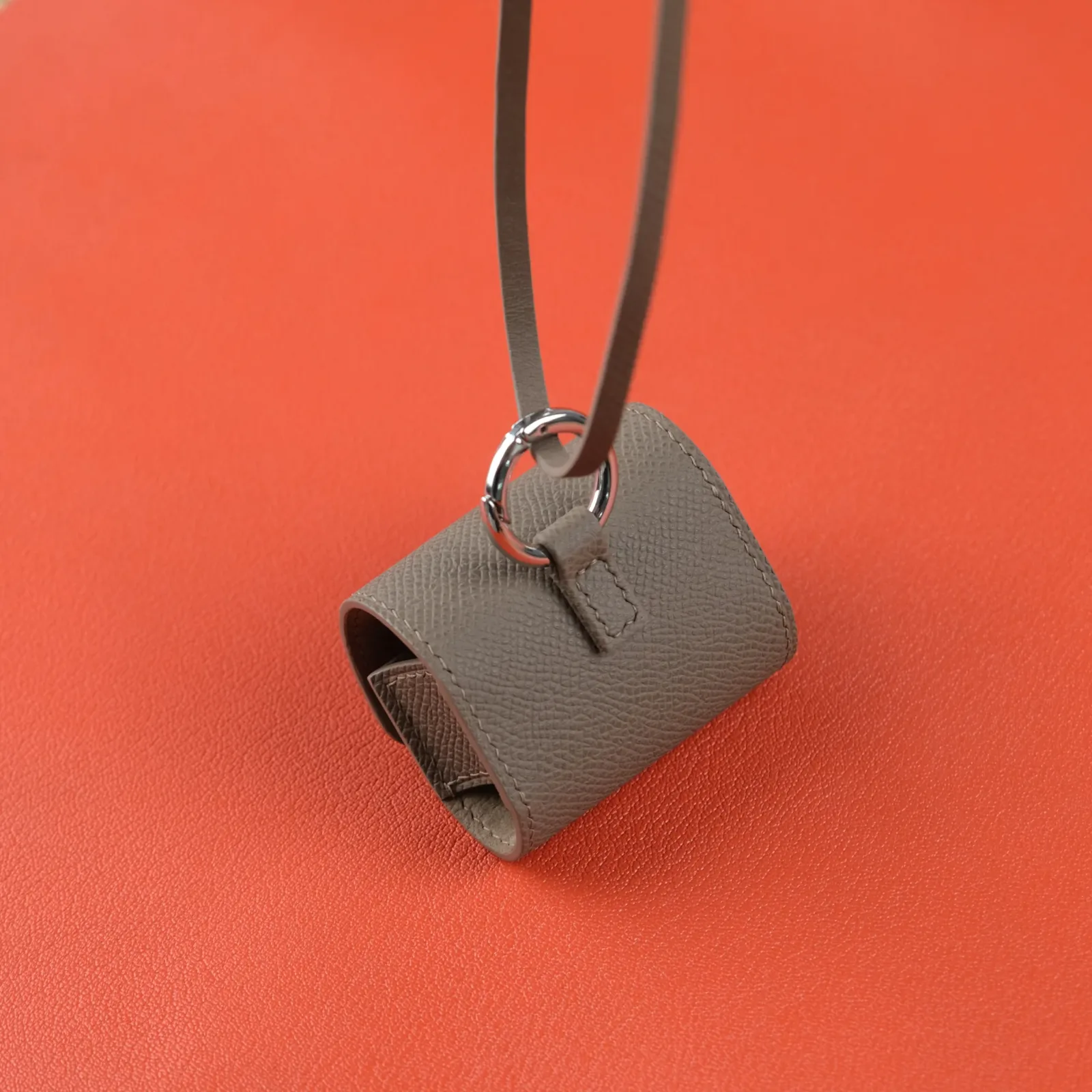 Ảnh Studio Bao đựng tai nghe B&O - Koi Leather
