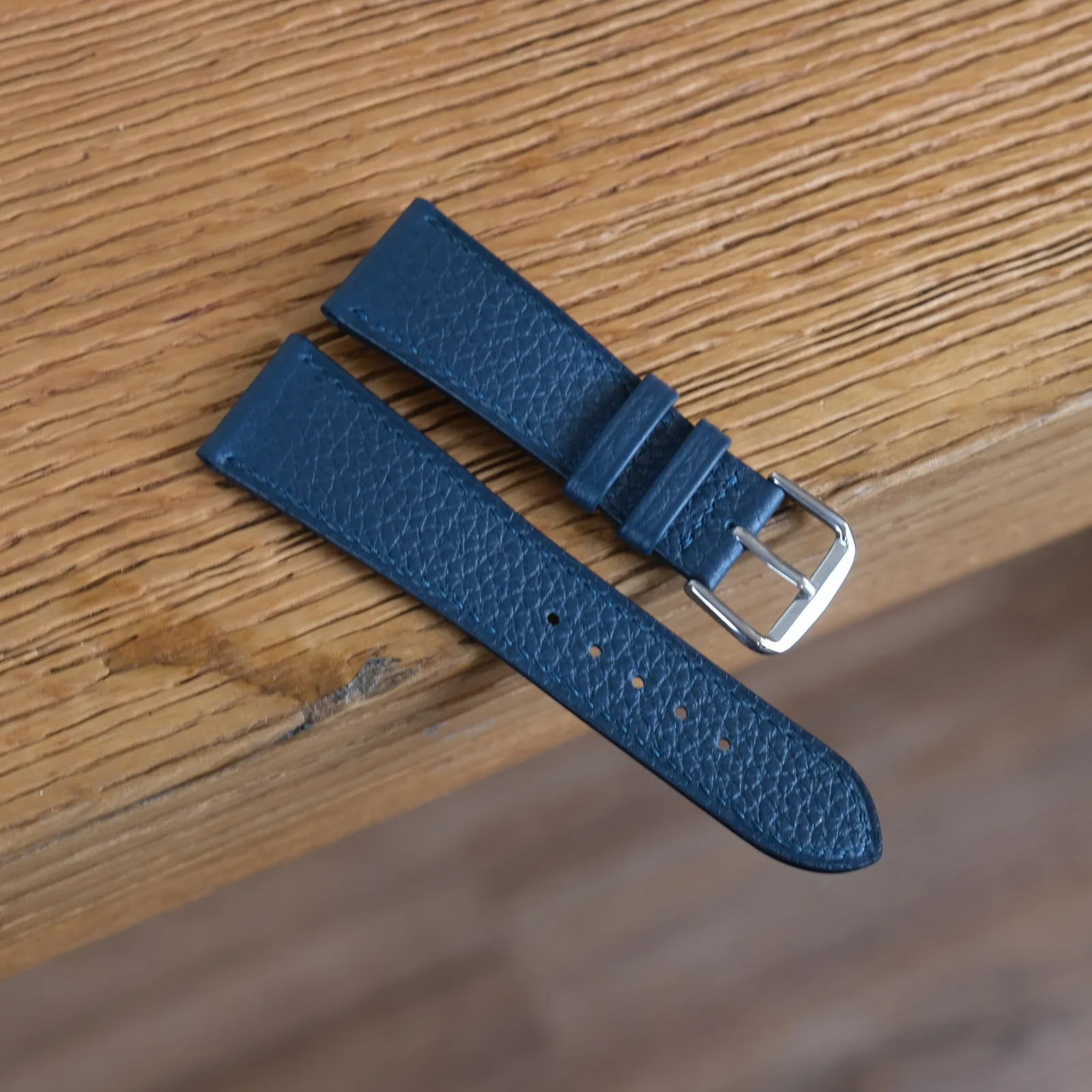 Ảnh Studio Dây đồng hồ da Togo màu xanh peacock - Koi Leather