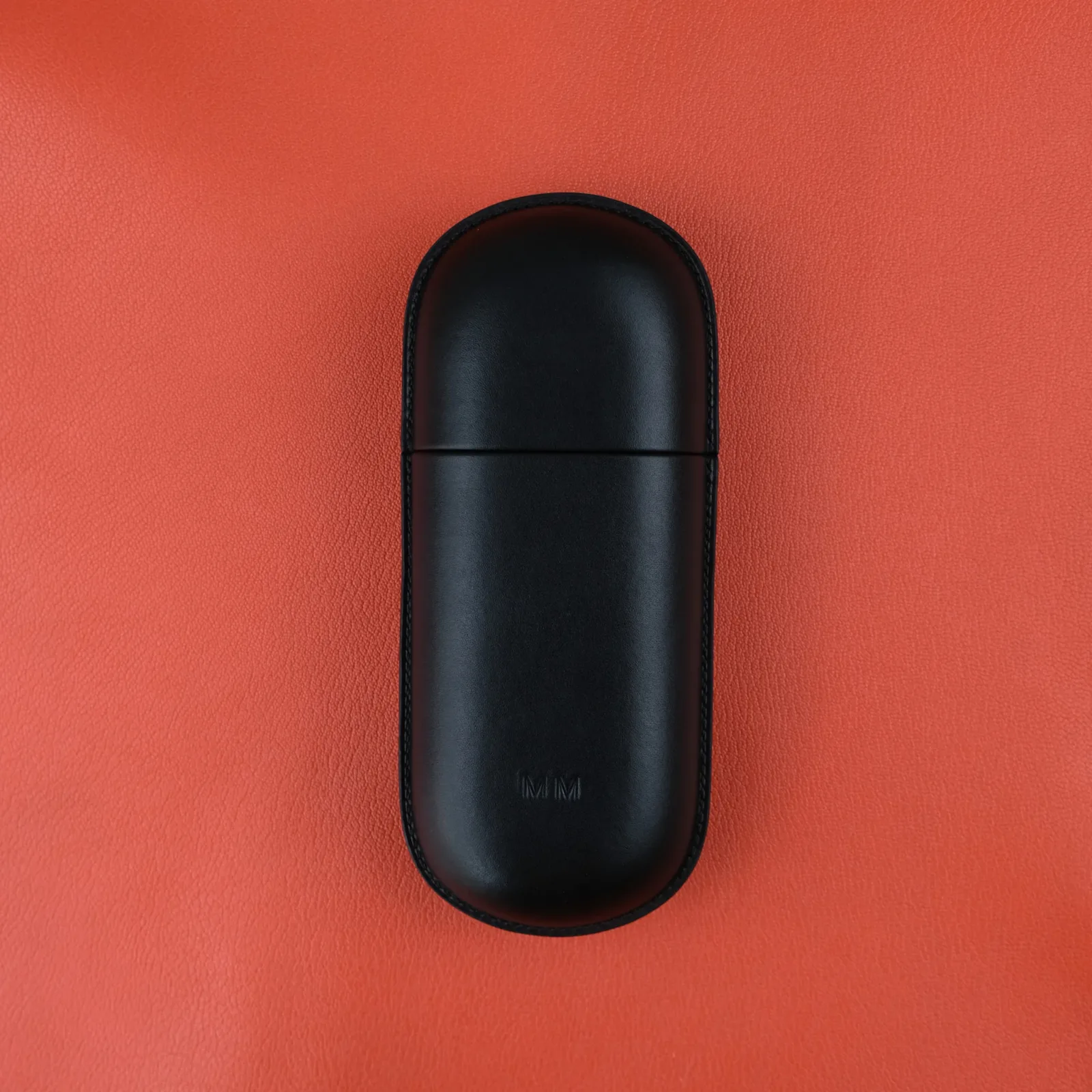 Ảnh Studio Hộp mắt kính - Koi Leather