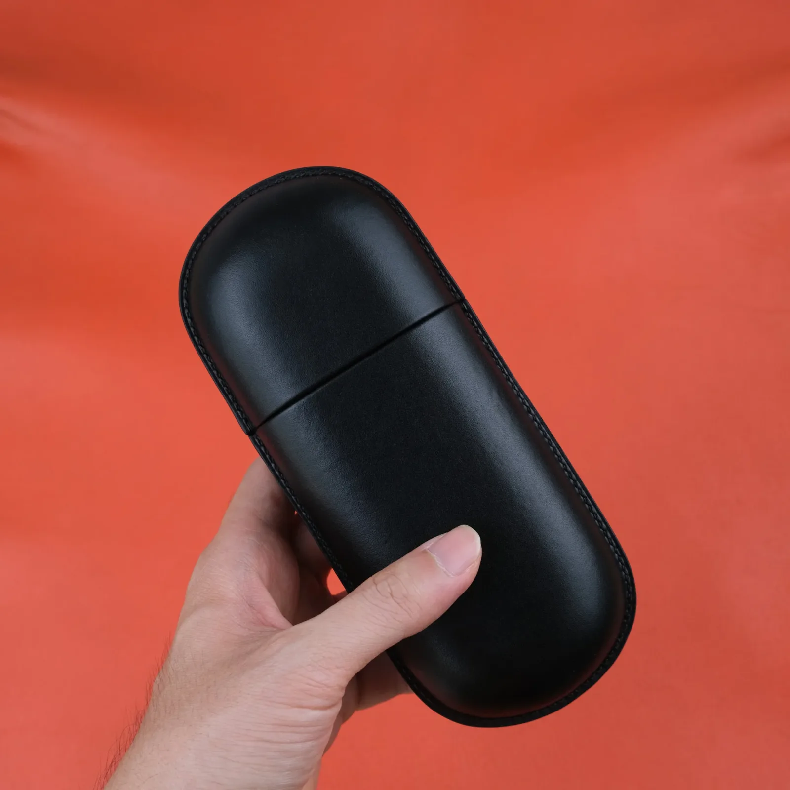 Ảnh Studio Hộp mắt kính - Koi Leather