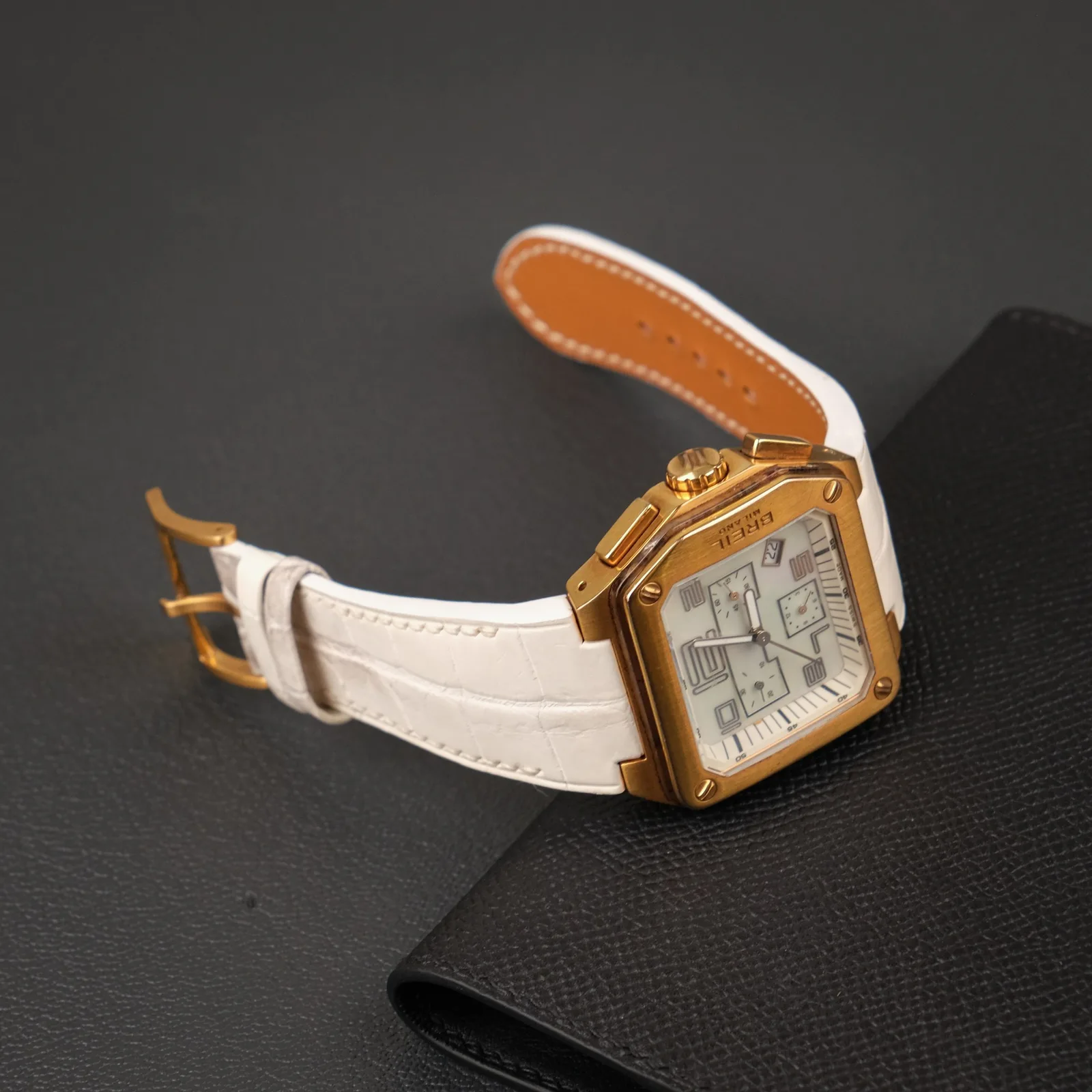 Ảnh Studio Dây đồng hồ da cá sấu Himalaya cho Breil - Koi Leather