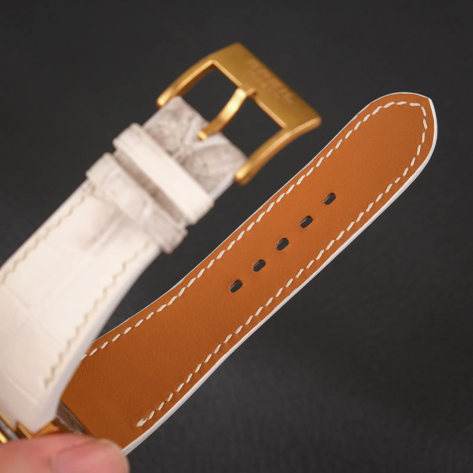 Ảnh Studio Dây đồng hồ da cá sấu Himalaya cho Breil - Koi Leather