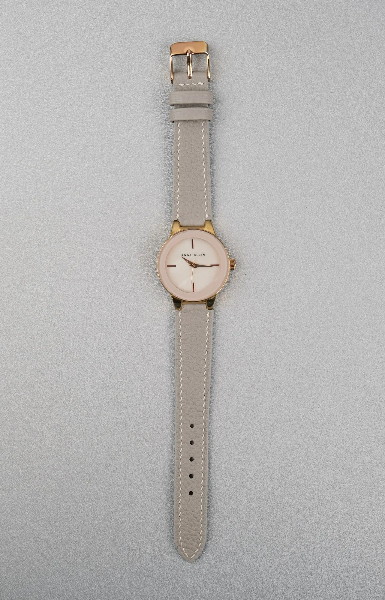 Ảnh Studio Dây đồng hồ da Togo màu xám cho Anne Klein - Koi Leather