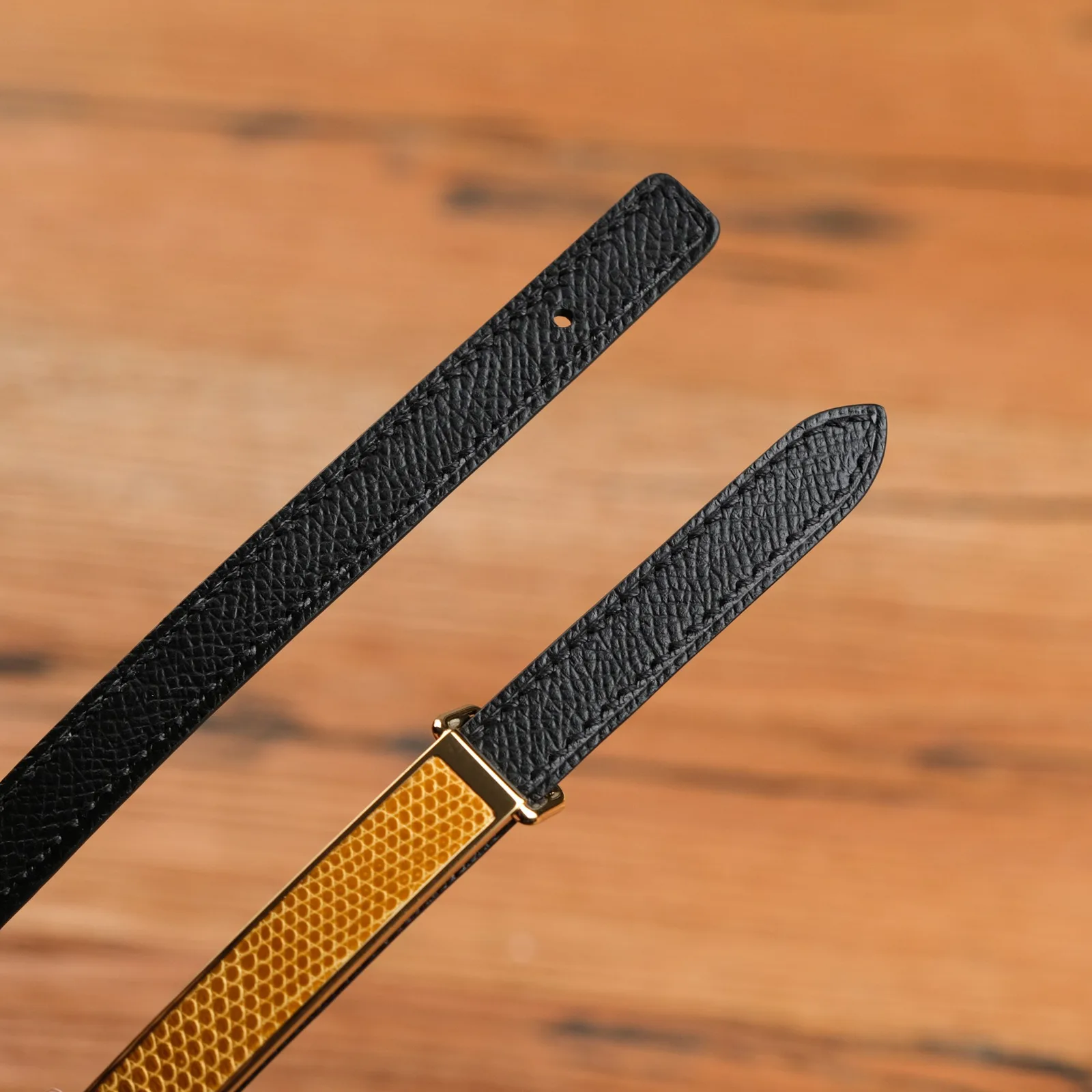 Ảnh Studio Dây lưng nữ da Epsom đen bản 18mm mặt khoá kỳ đà - Koi Leather