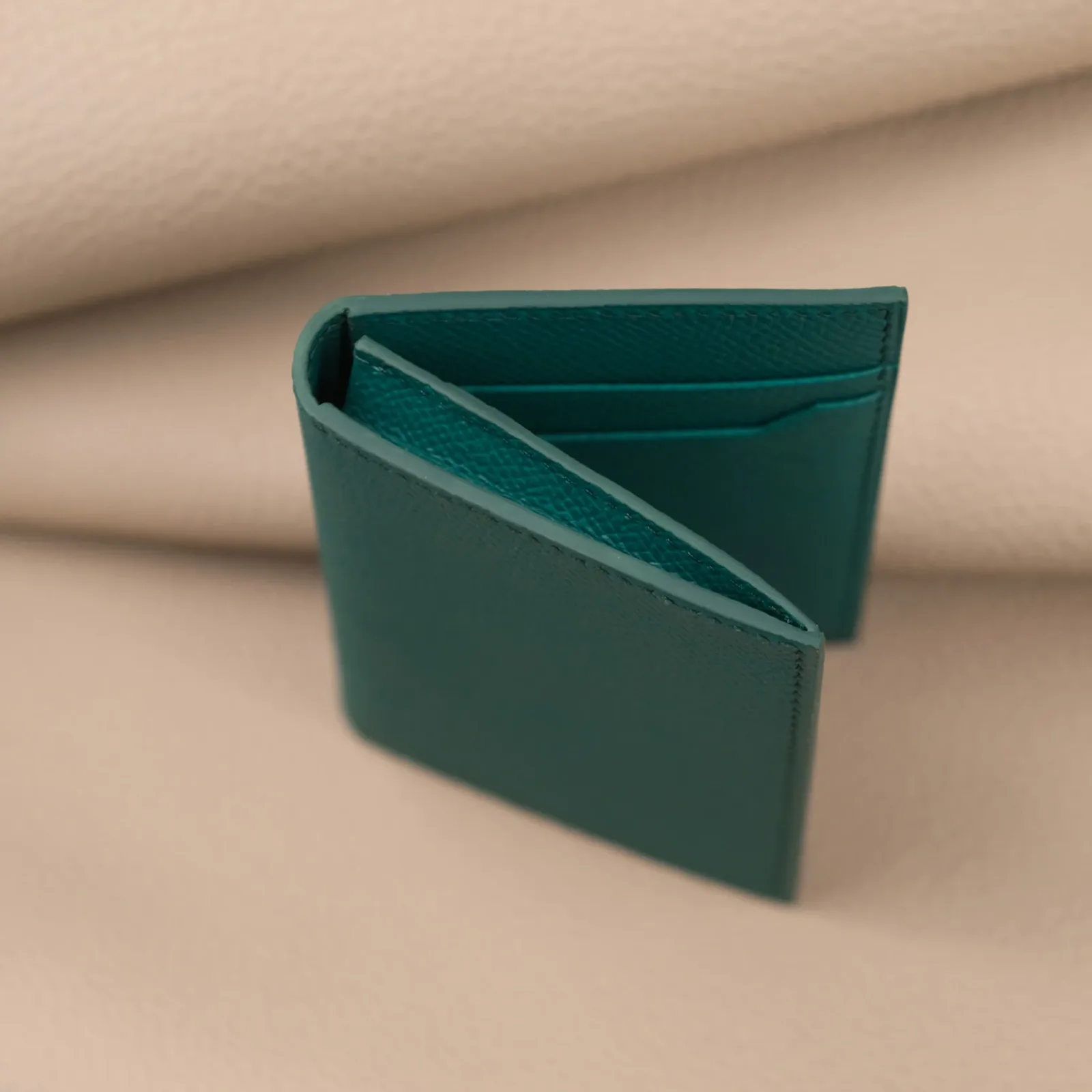 Ảnh Studio Ví thẻ xanh - Koi Leather
