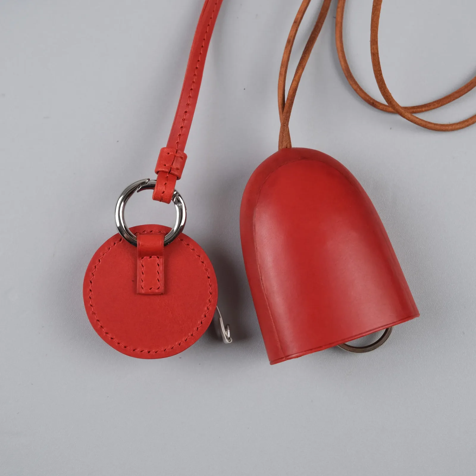 Ảnh Studio Key & Ruler - KOI Leather