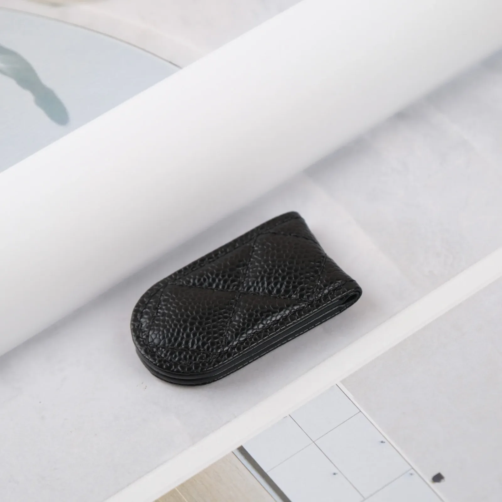 Ảnh Studio Money clip - KOI Leather