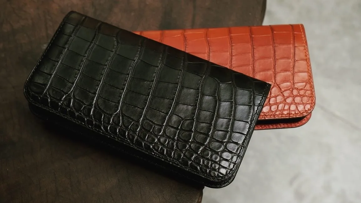 Ảnh Studio Bao da điện thoại nắp gập da bò Epsom đỏ tích hợp ví thẻ - Koi Leather