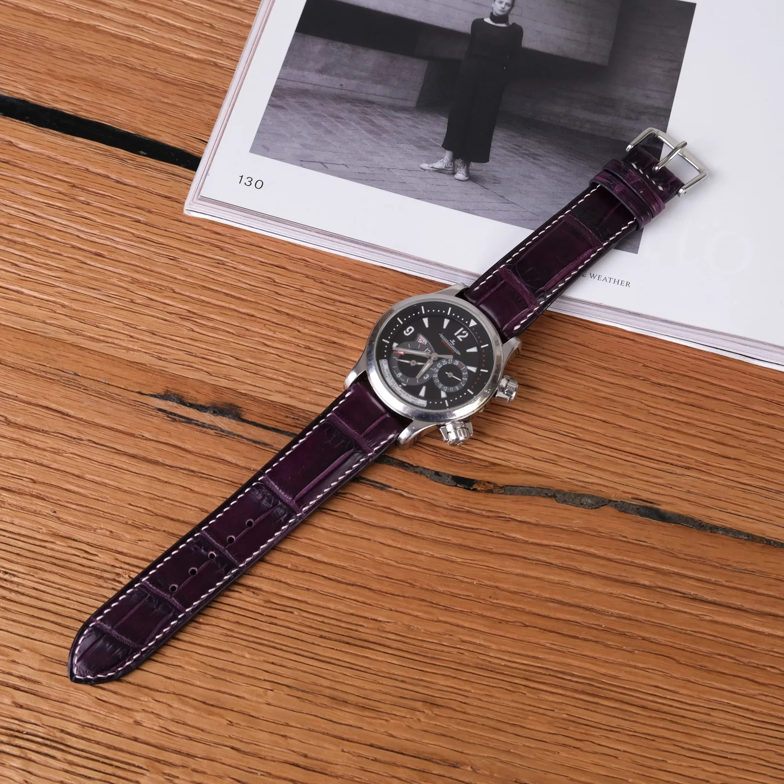 Ảnh Lifestyle Dây đồng hồ da cá sấu màu tím cho Jaeger-LeCoultre - Koi Leather