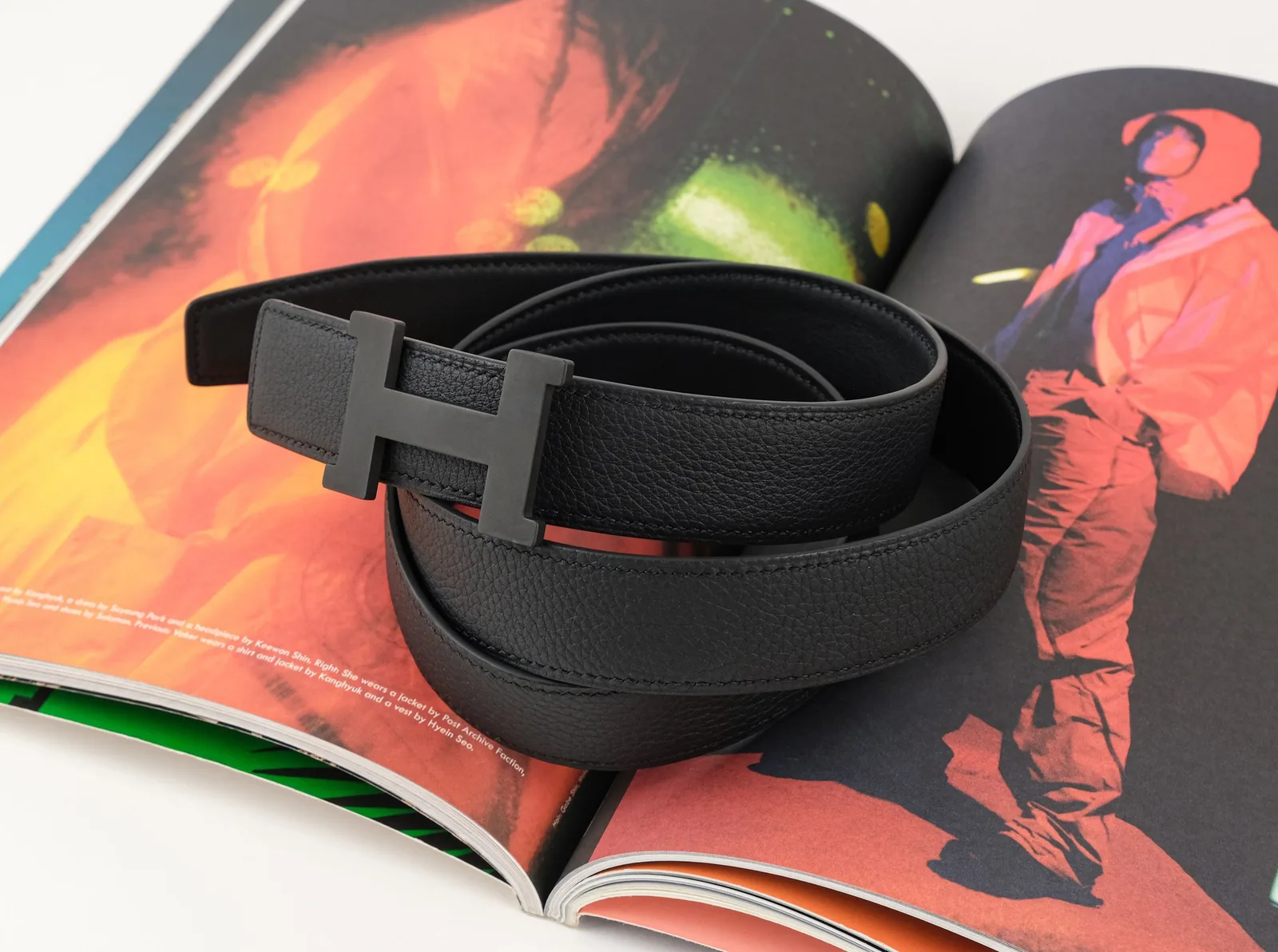 Ảnh Studio Thắt lưng da Togo màu đen mặt khoá chữ H đen nhám - Koi Leather