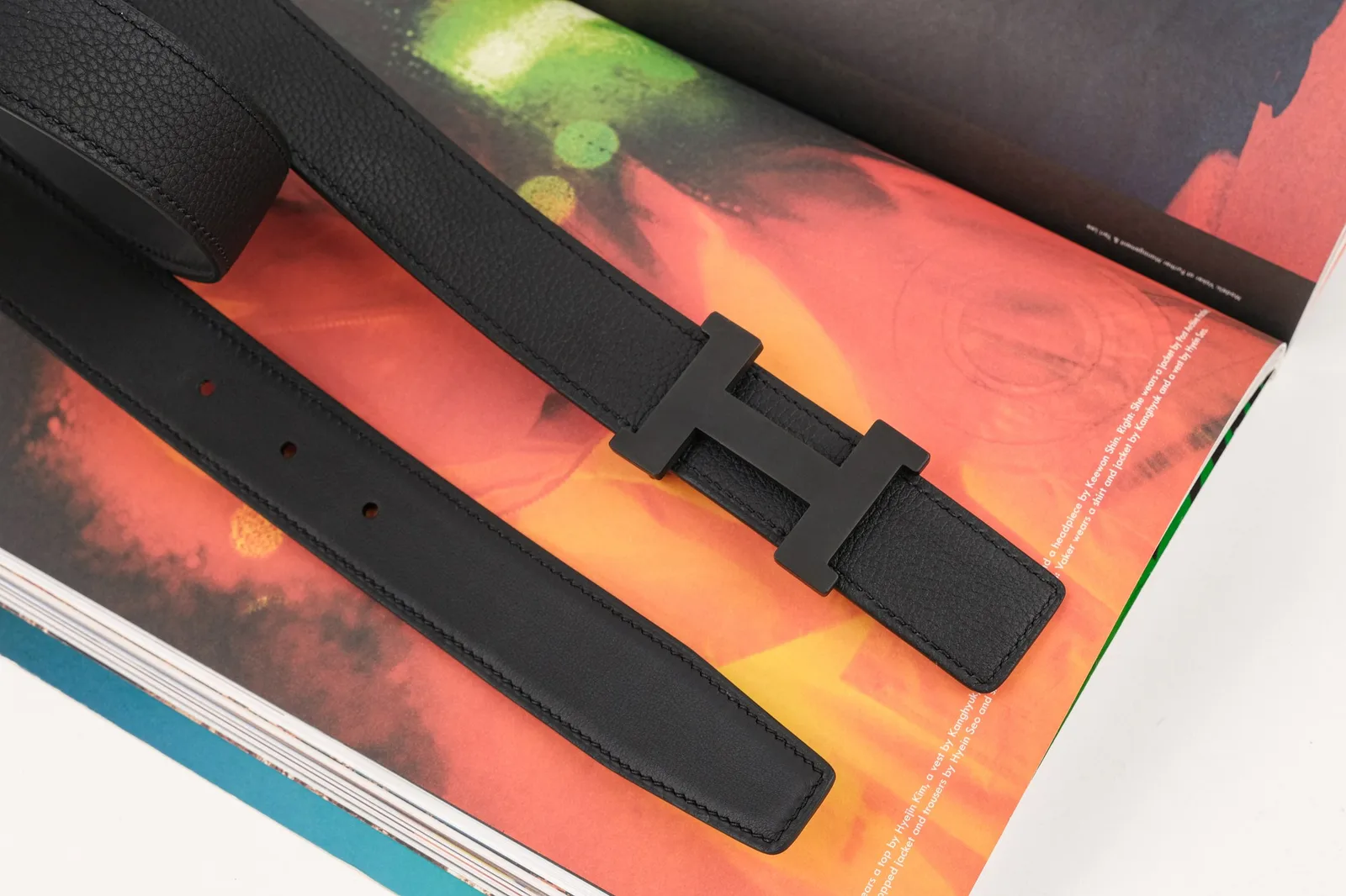 Ảnh Studio Thắt lưng da Togo màu đen mặt khoá chữ H đen nhám - Koi Leather