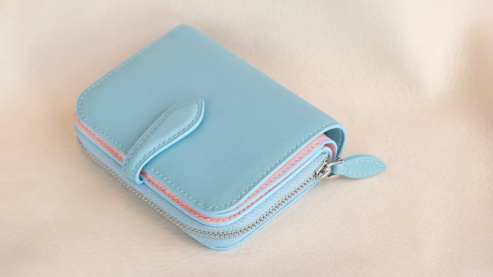 Ảnh Studio Ví gập da bò phối ngăn khoá zip nhiều màu - Koi Leather