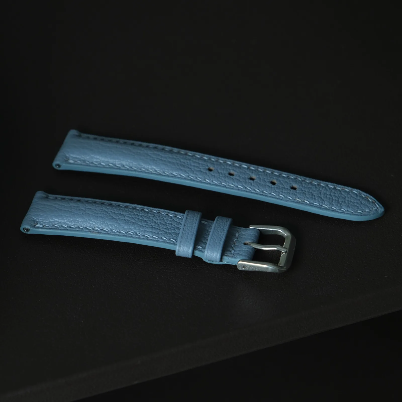 Ảnh Studio Dây đồng hồ da vân hạt màu xanh dương - Koi Leather