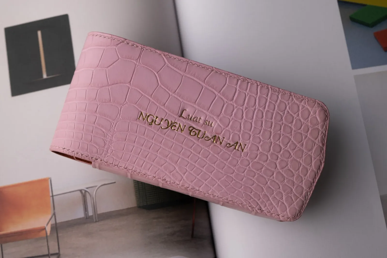 Ảnh Studio Bao da điện thoại Vertu - Koi Leather