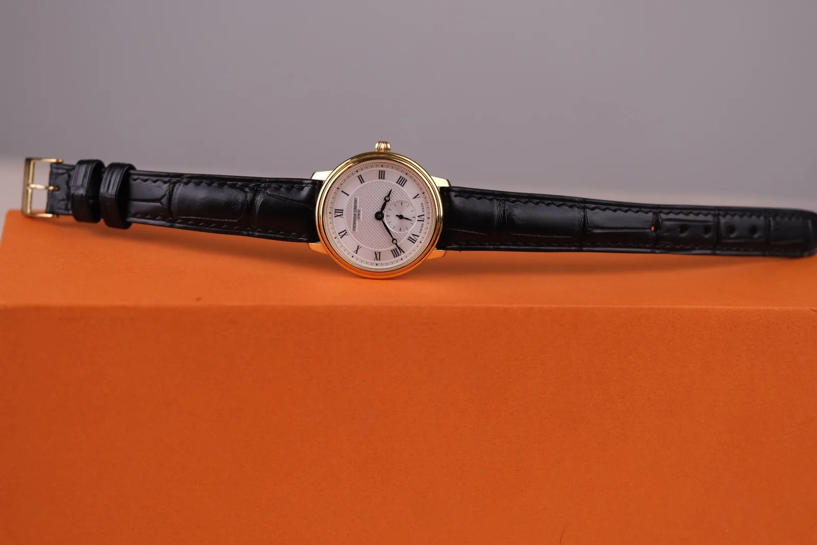 Ảnh Studio Dây đồng hồ da cá sấu cho Frederique Constant màu đen - Koi Leather