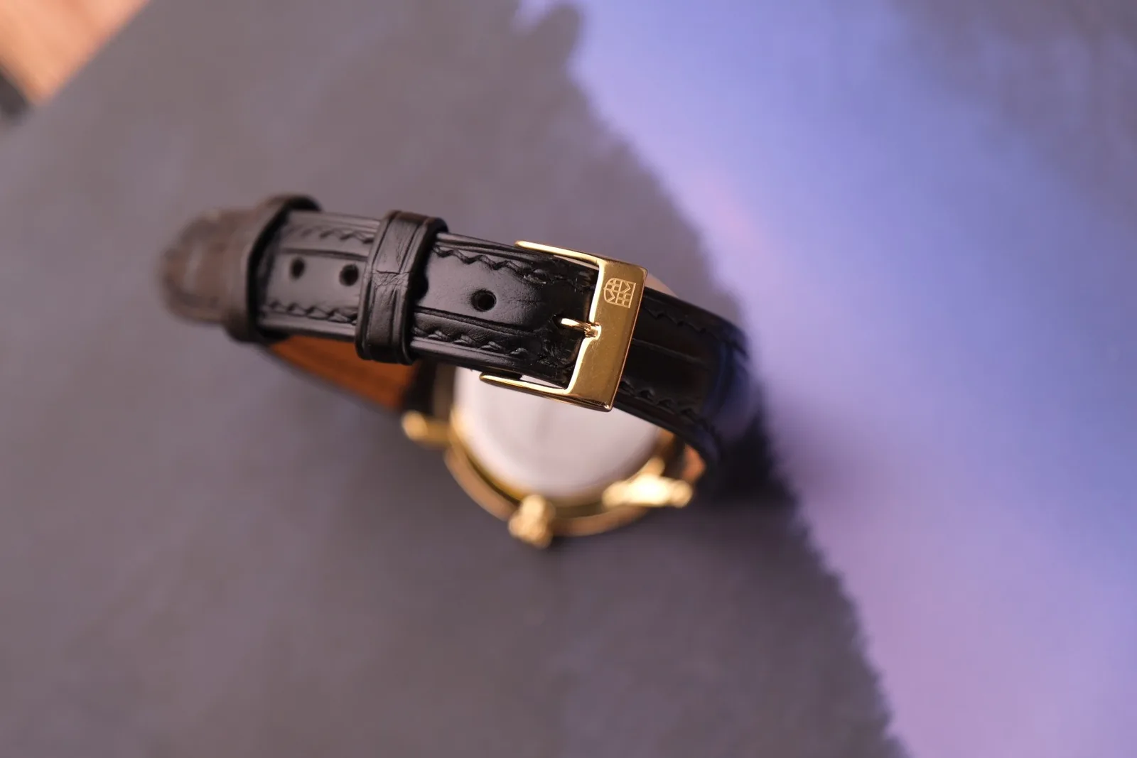 Ảnh Studio Dây đồng hồ da cá sấu cho Frederique Constant màu đen - Koi Leather