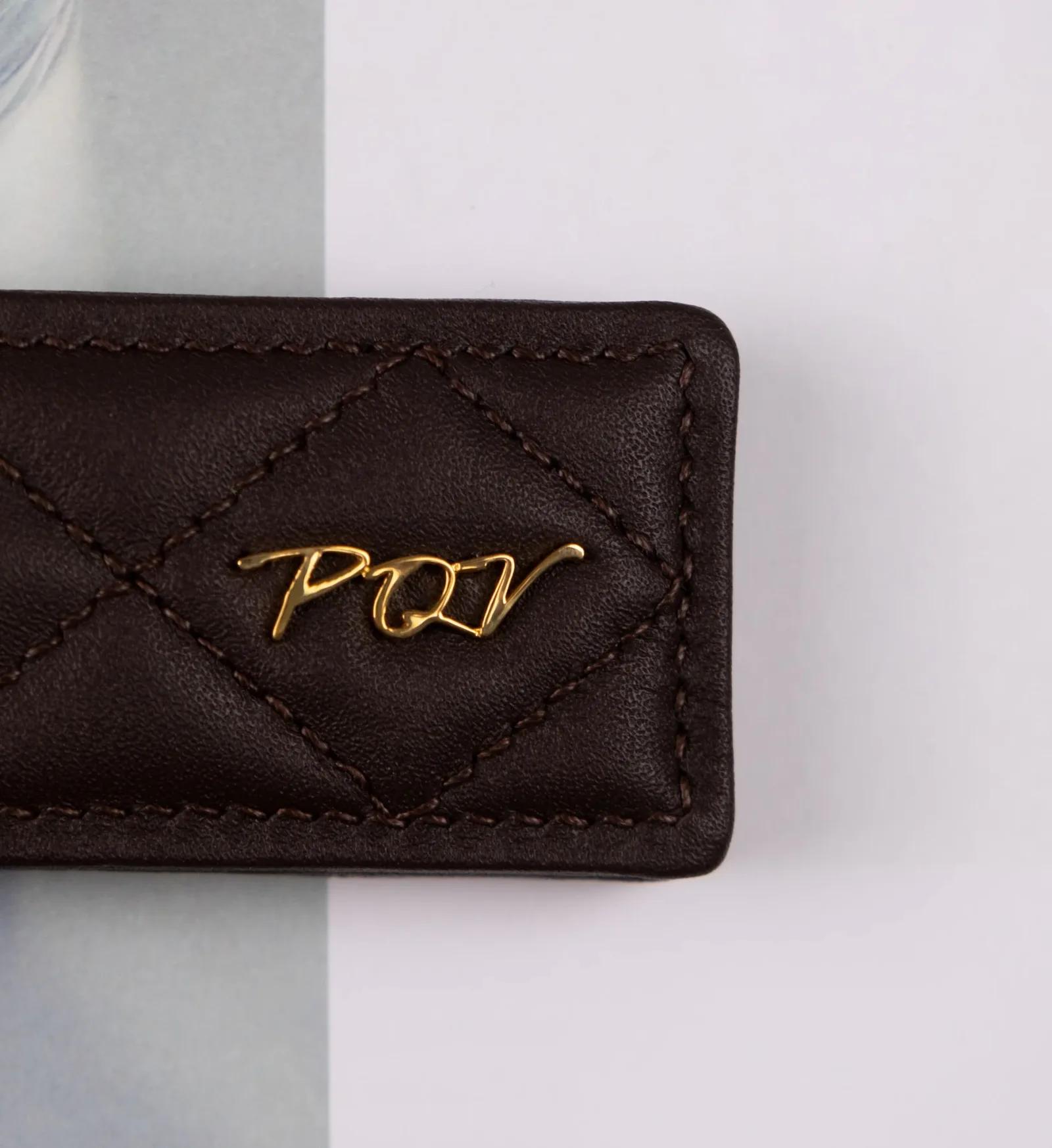 Ảnh Studio Money clip nâu may trám - KOI Leather