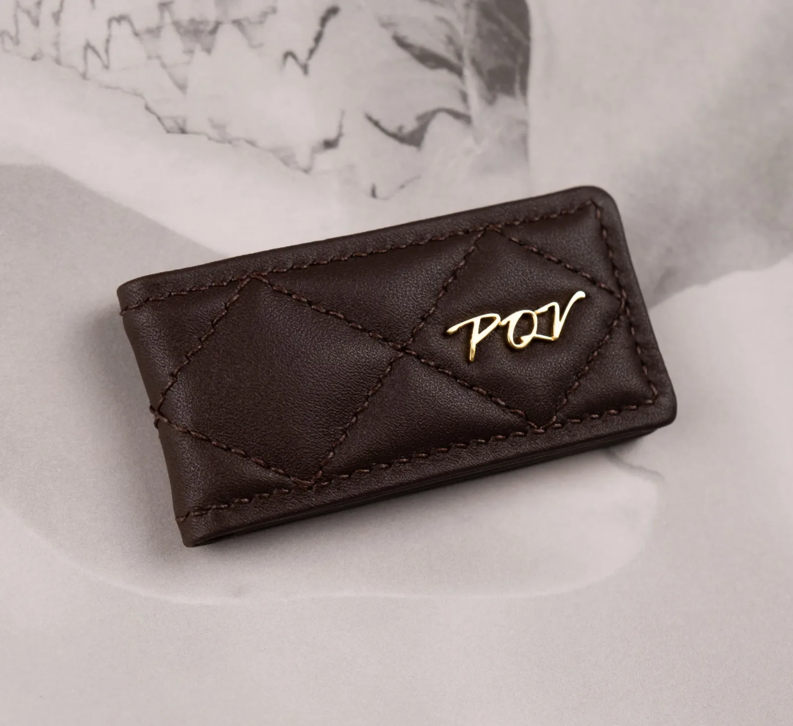 Ảnh Studio Money clip nâu may trám - KOI Leather
