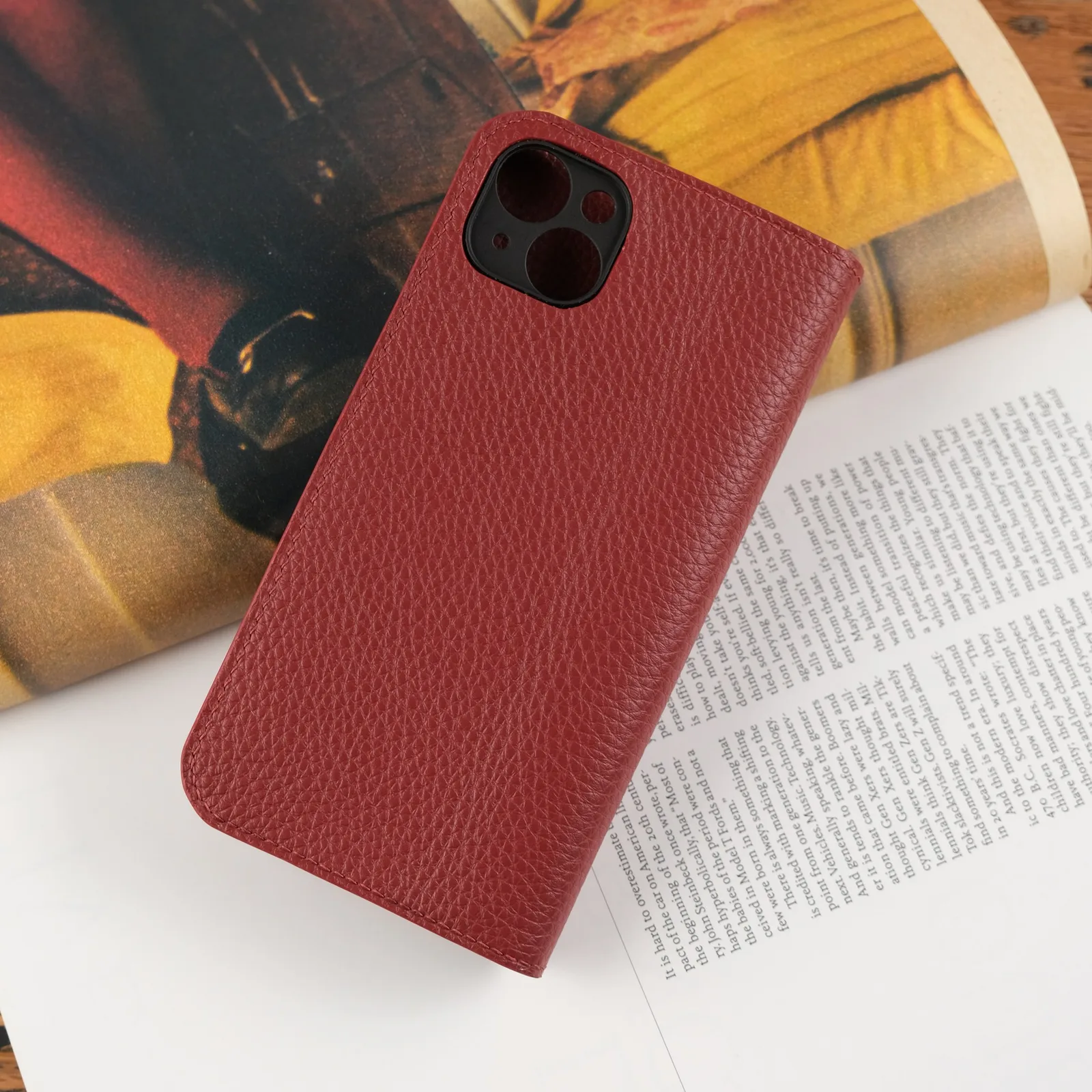 Ảnh Studio Bao da điện thoại nắp gập da bò vân hạt đỏ mận - Koi Leather
