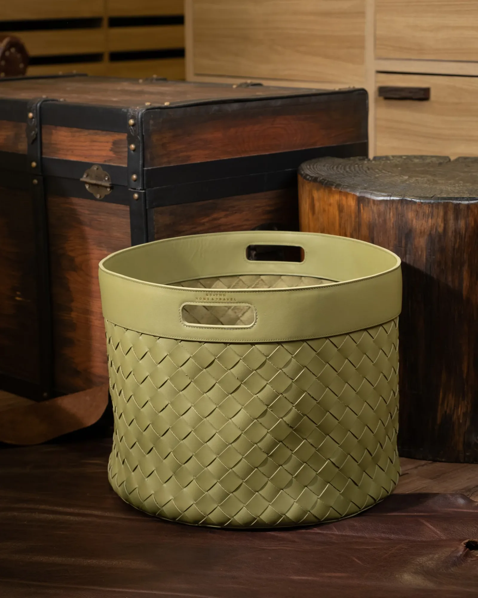 Ảnh Studio sọt đan - KOI Leather