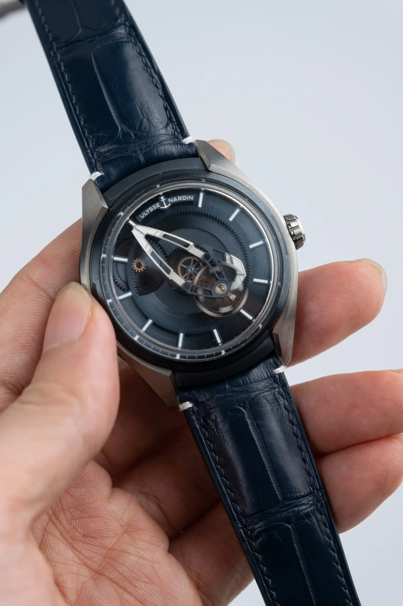 Ảnh Lifestyle Dây đồng hồ da cá sấu xanh navy cho Ulysse Nardin - Koi Leather