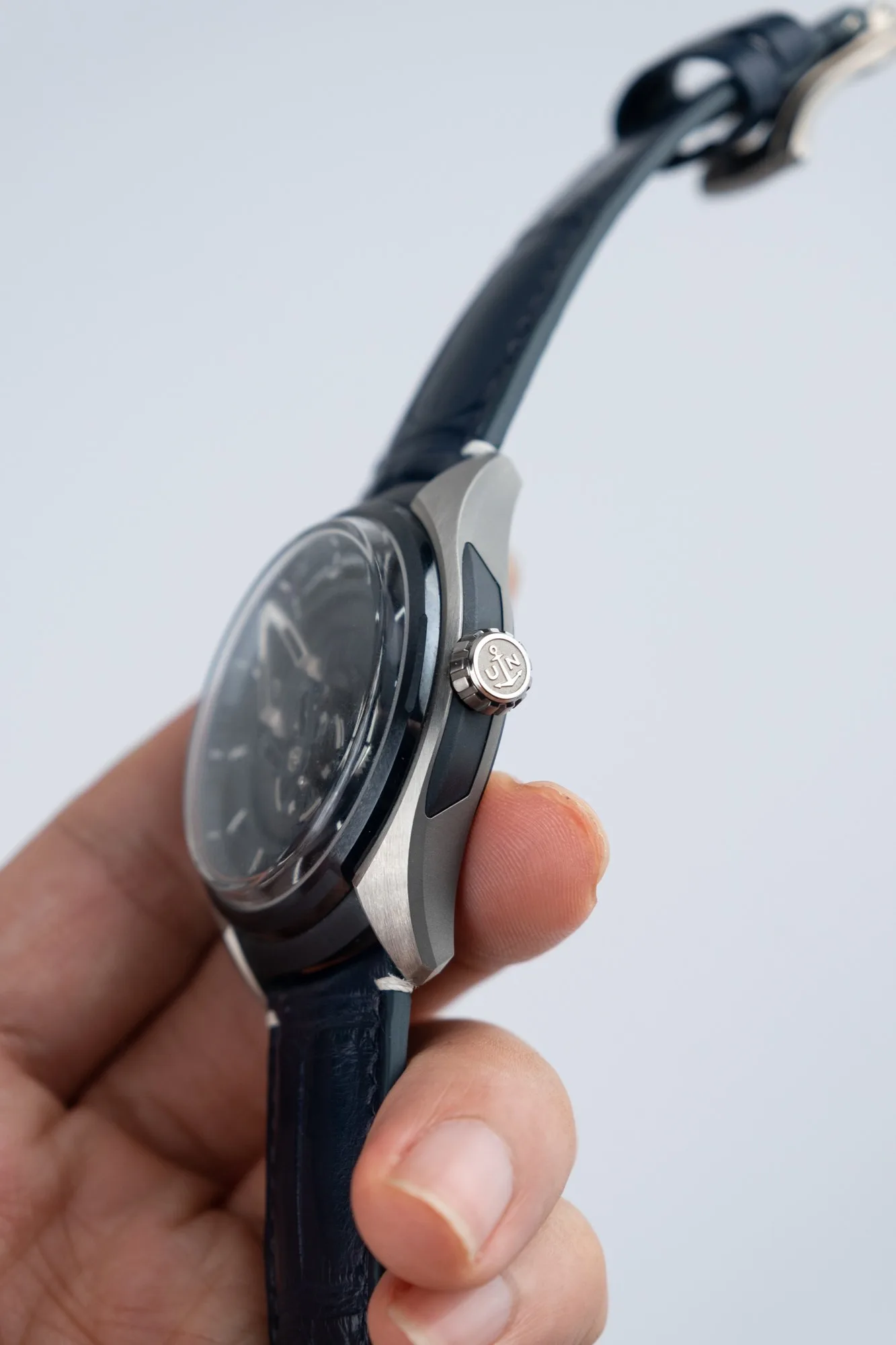 Ảnh Lifestyle Dây đồng hồ da cá sấu xanh navy cho Ulysse Nardin - Koi Leather