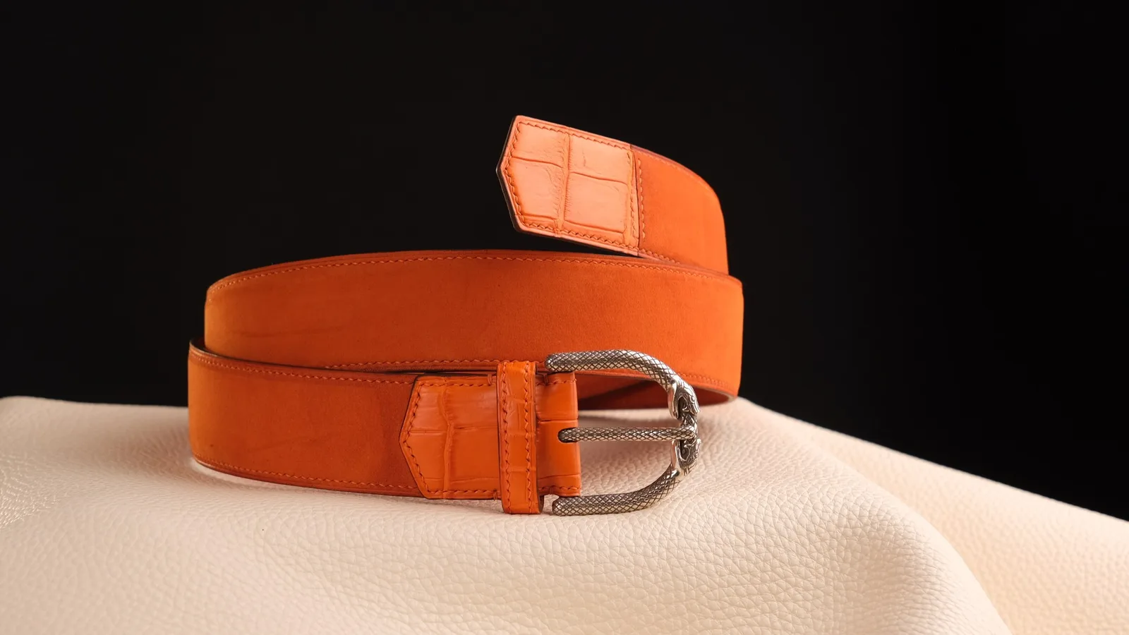 Ảnh Studio Dây lưng phối da cá sấu màu cam khoá rắn Ouroboros - Koi Leather