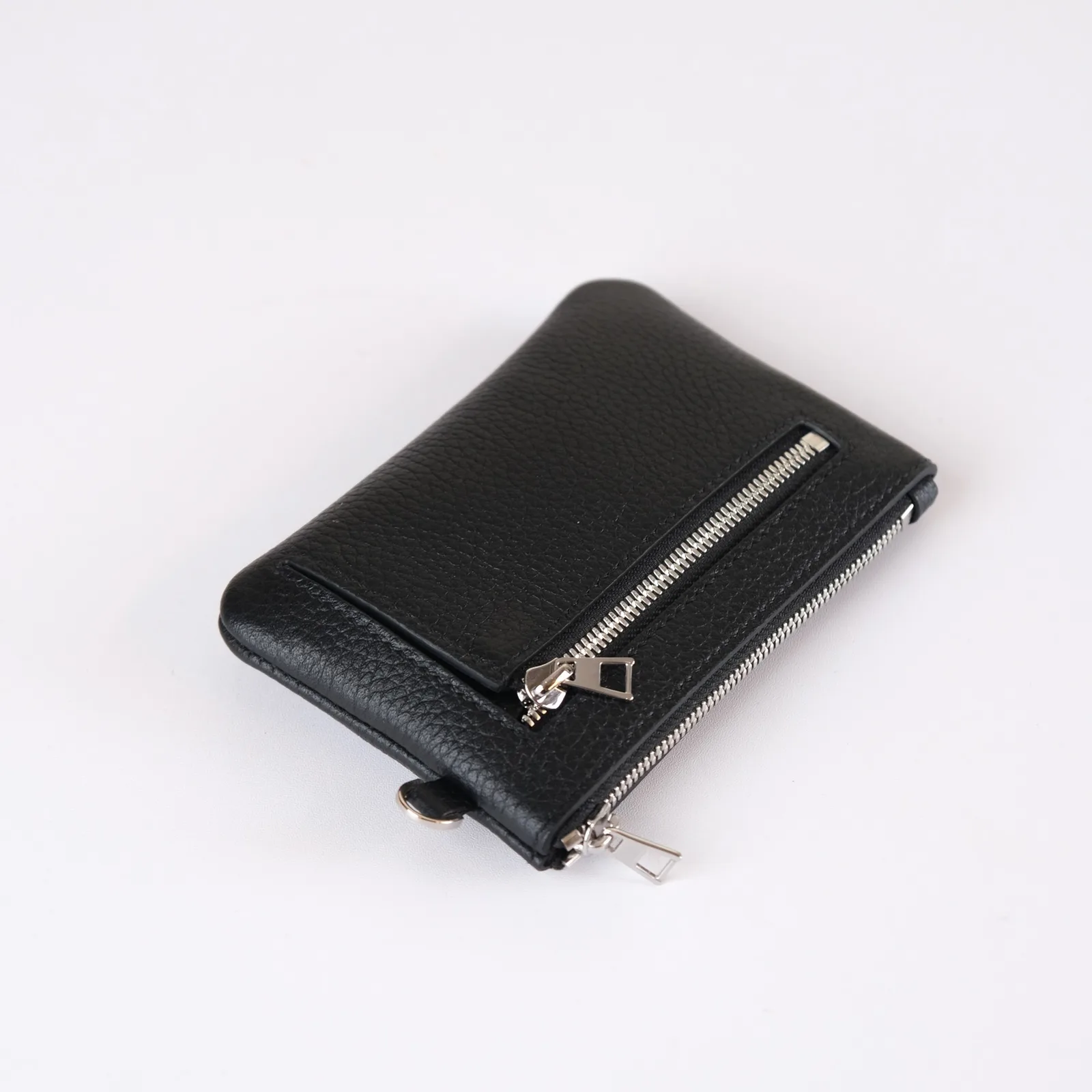 Ảnh Studio Ví zip da bò Togo màu đen có ngăn kéo phụ và khoen D - Koi Leather
