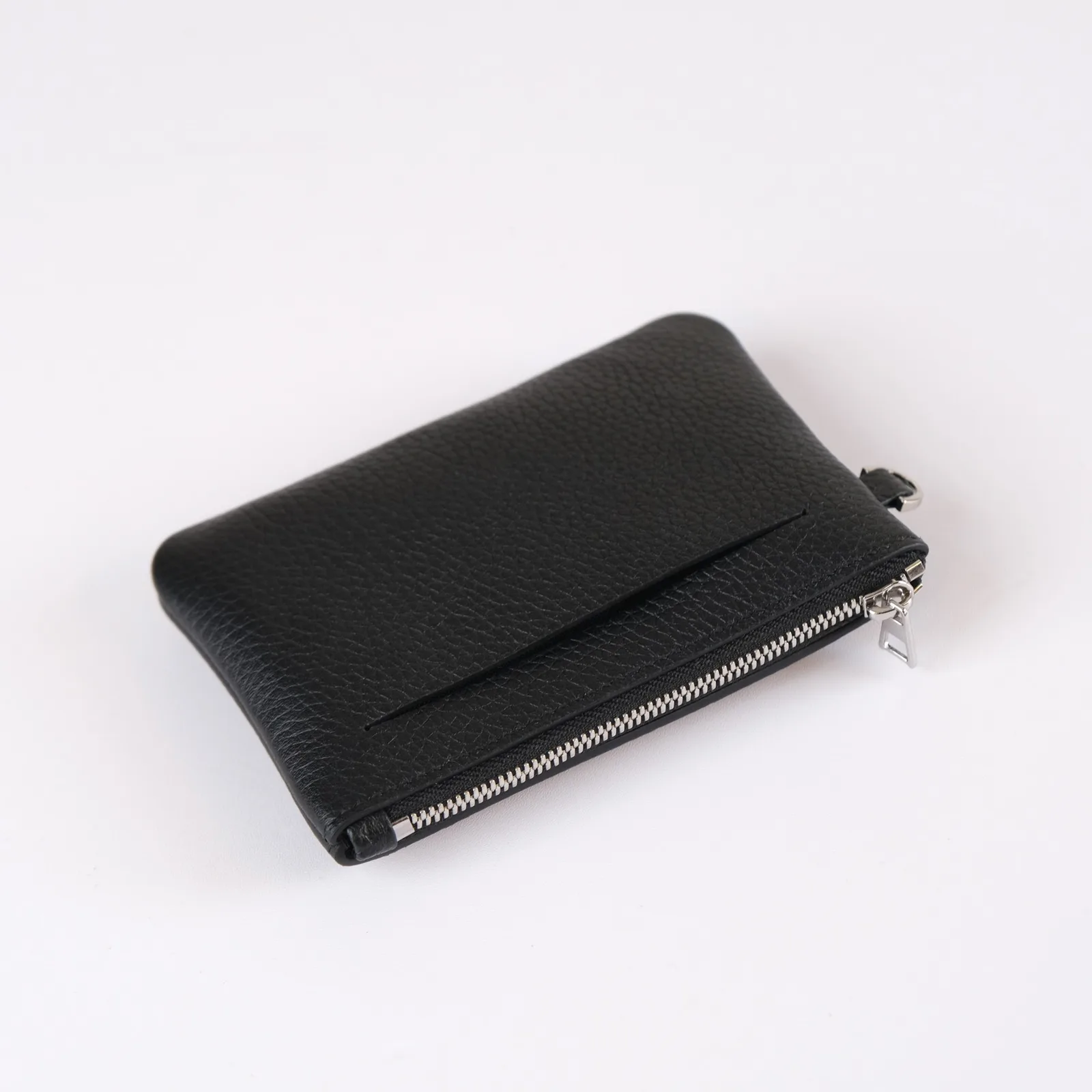 Ảnh Studio Ví zip da bò Togo màu đen có ngăn kéo phụ và khoen D - Koi Leather