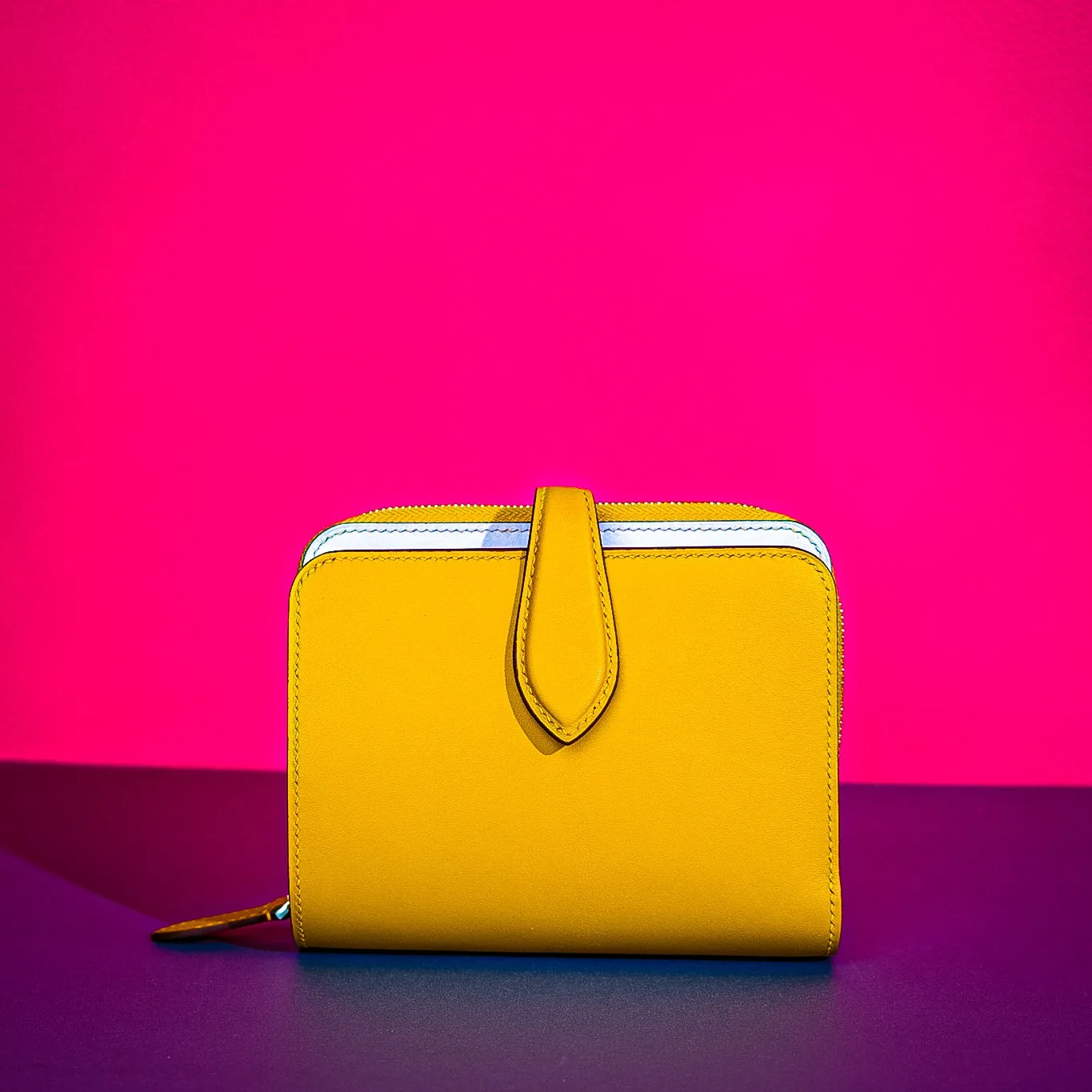 Ảnh Studio Ví da bò dáng gập màu vàng mustard phối ngăn zip - Koi Leather