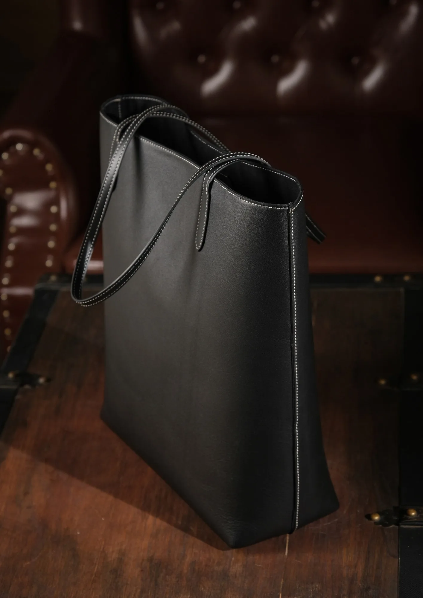 Ảnh Studio Túi tote da bò dáng đứng quai đeo vai - Koi Leather