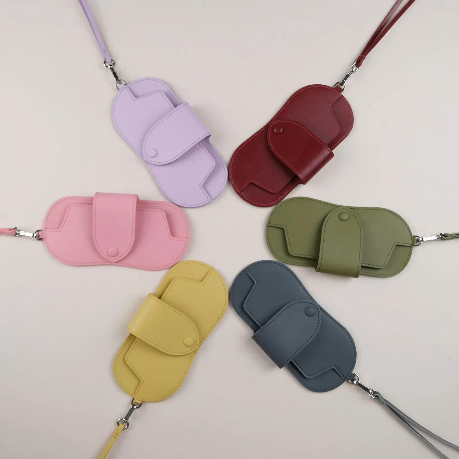 Ảnh Studio Bao mắt kính có dây đeo - KOI Leather