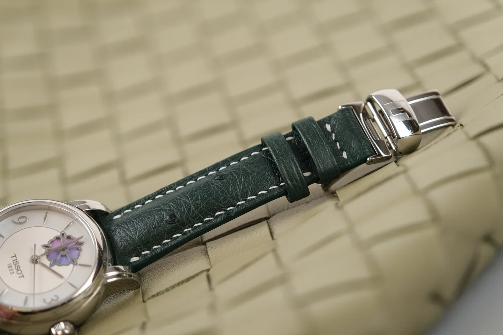Ảnh Studio Dây đồng hồ da đà điểu màu xanh rêu cho Tissot - Koi Leather