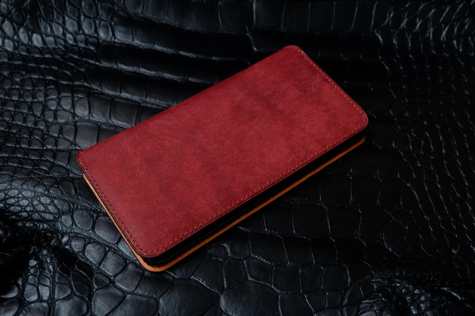 Ảnh Studio Bao da điện thoại nắp gập da Pueblo màu đỏ - Koi Leather