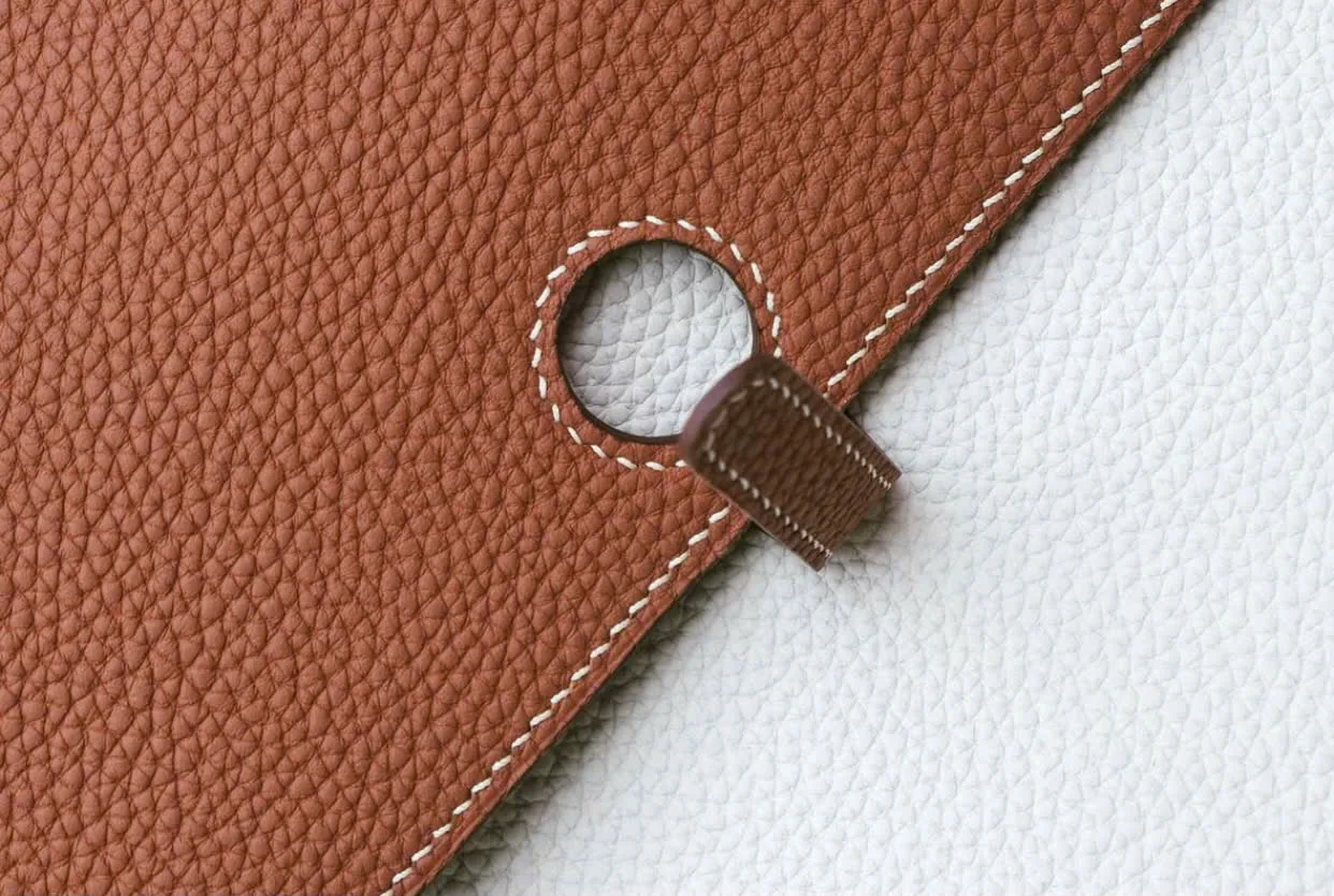 Ảnh Studio Túi Dogon đeo thắt lưng da Togo màu cam khoá cúc tròn - Koi Leather